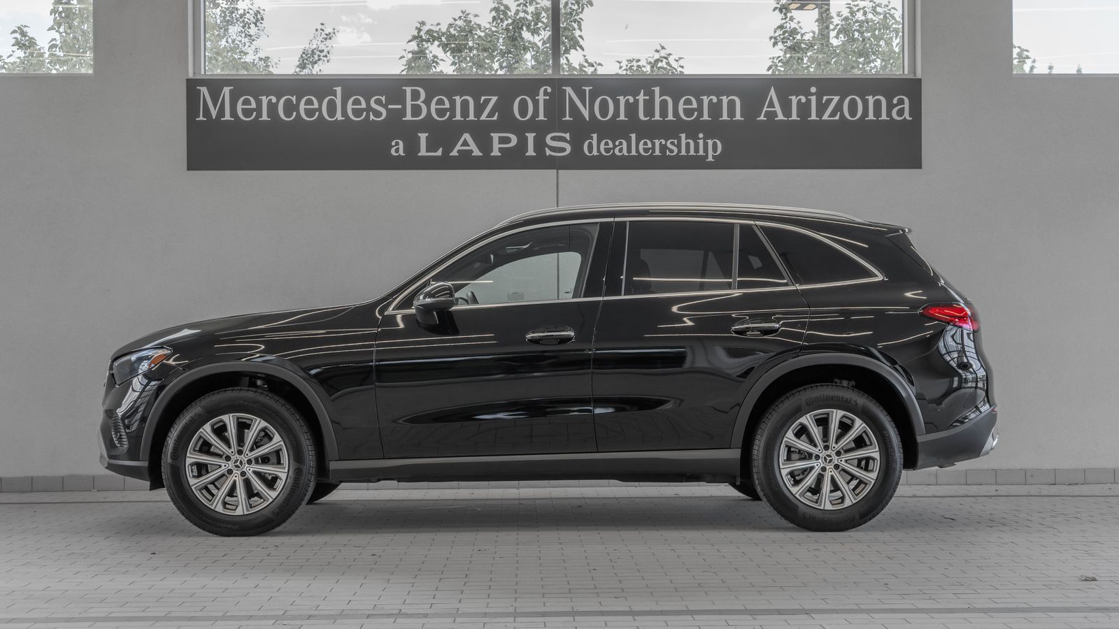2026 Mercedes-Benz GLC GLC 300 — full photo 2 of 35