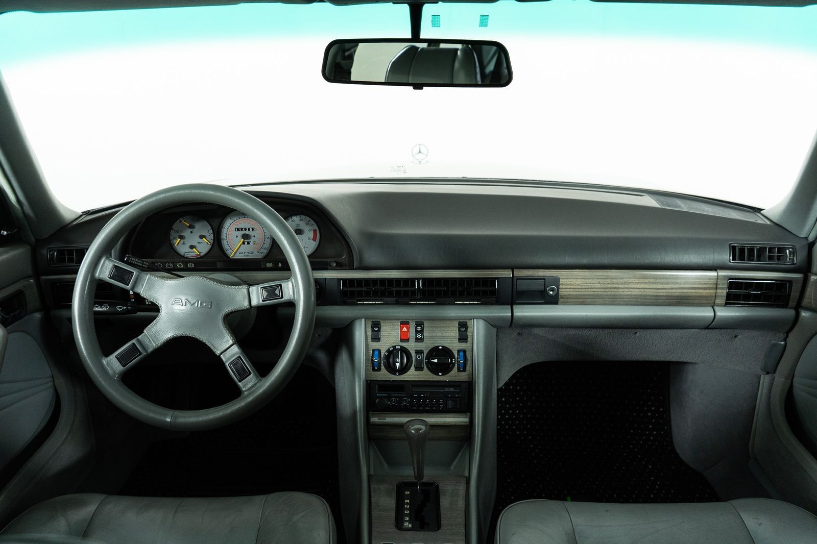 1984 Mercedes-Benz 500-Class 500 SEL — foto completa 34 de 58