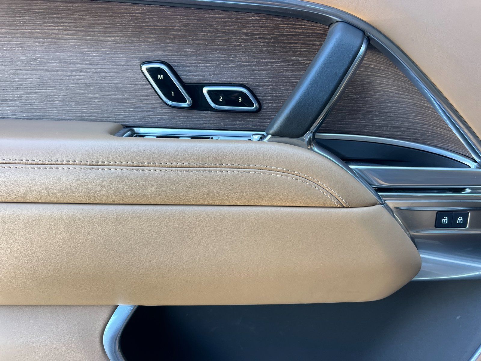 2025 Land Rover Range Rover Autobiography — full photo 9 of 27