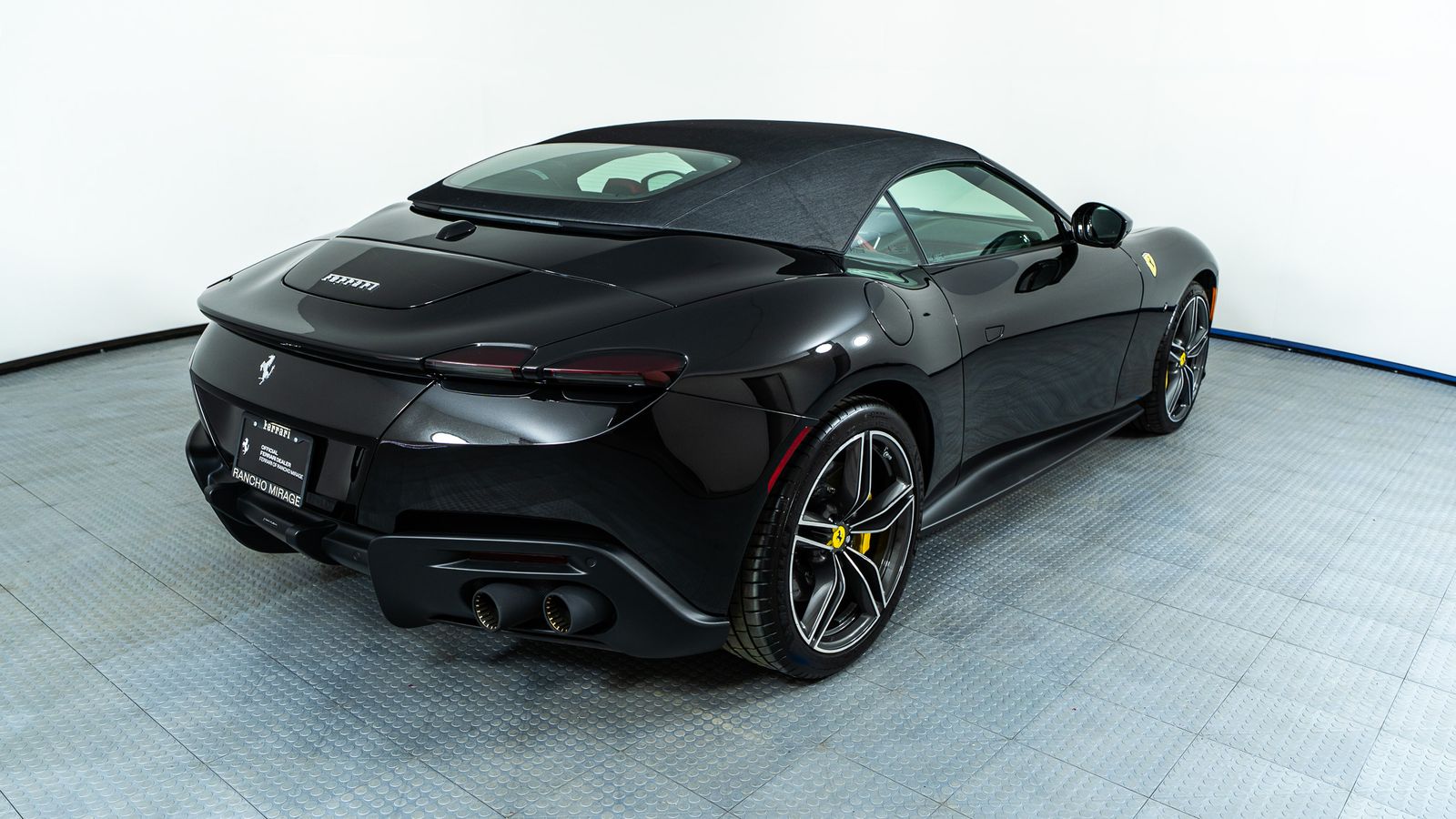 2025 Ferrari Roma Spider — full photo 37 of 41
