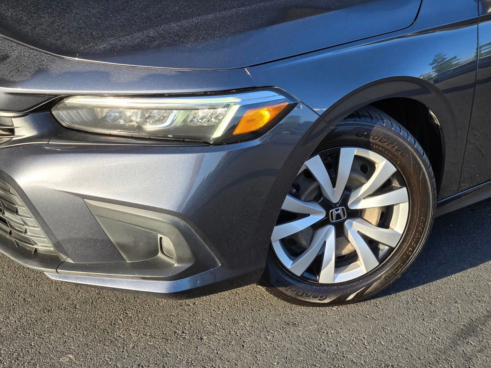 2023 Honda Civic LX — full photo 10 of 28