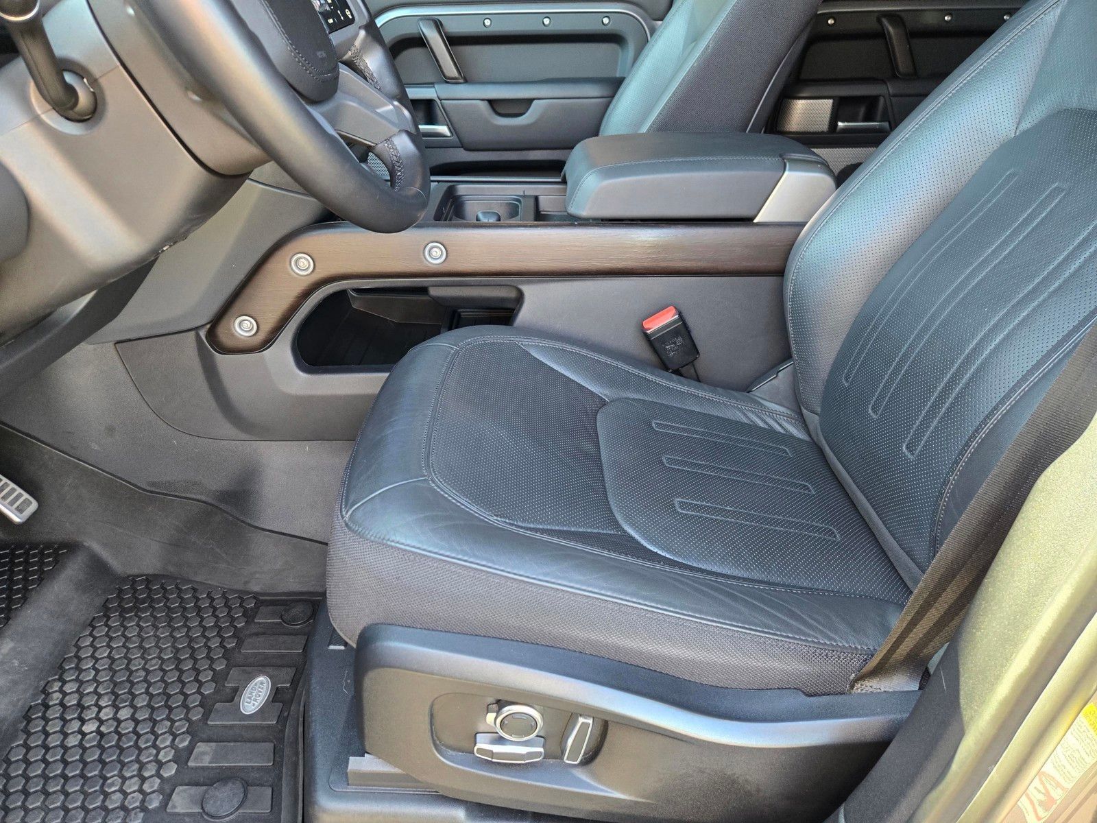 2024 Land Rover Defender 130 X — foto completa 25 de 45