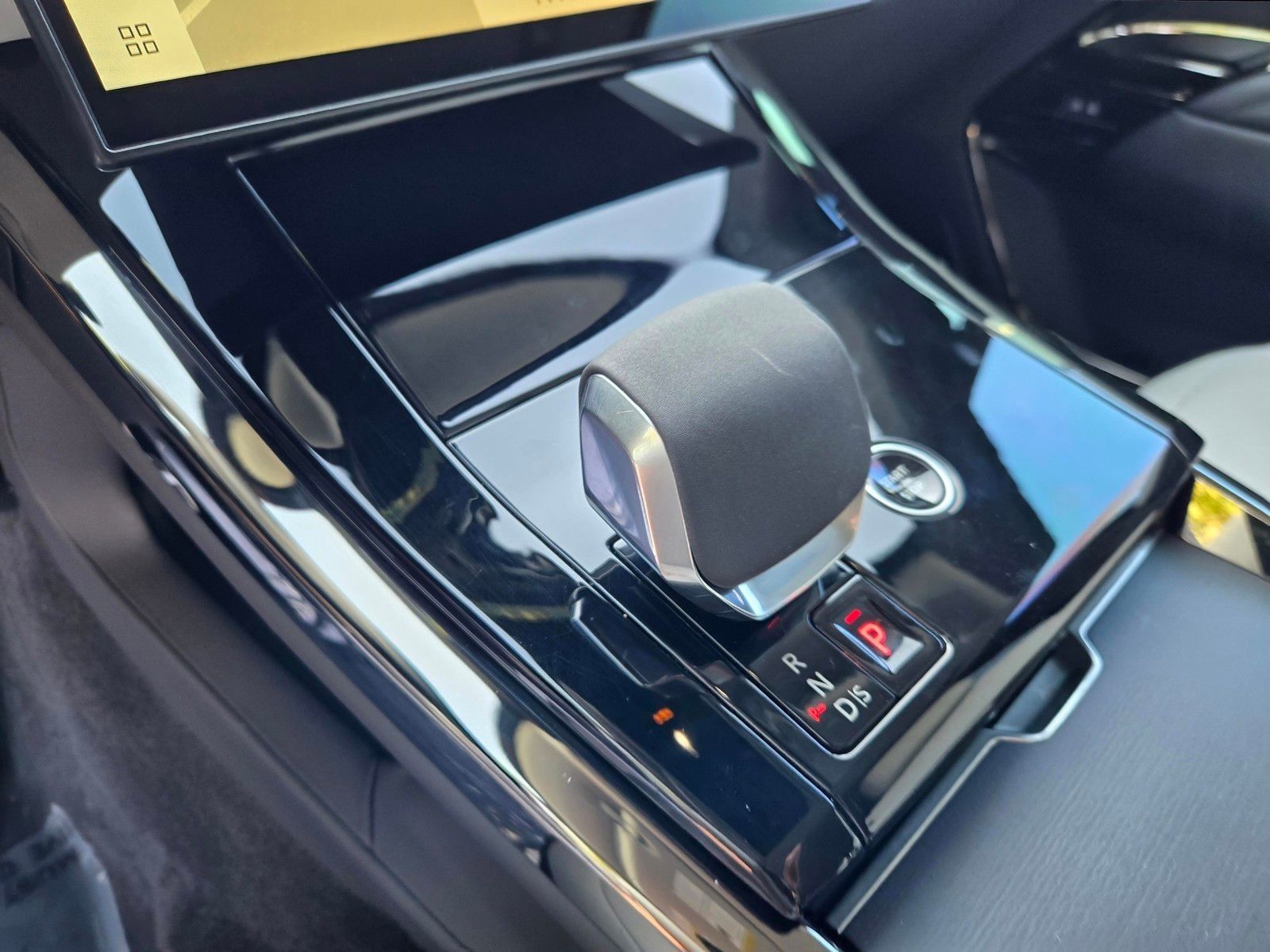 2024 Land Rover Range Rover Sport Plug-in Hybrid Autobiography — full photo 22 of 45