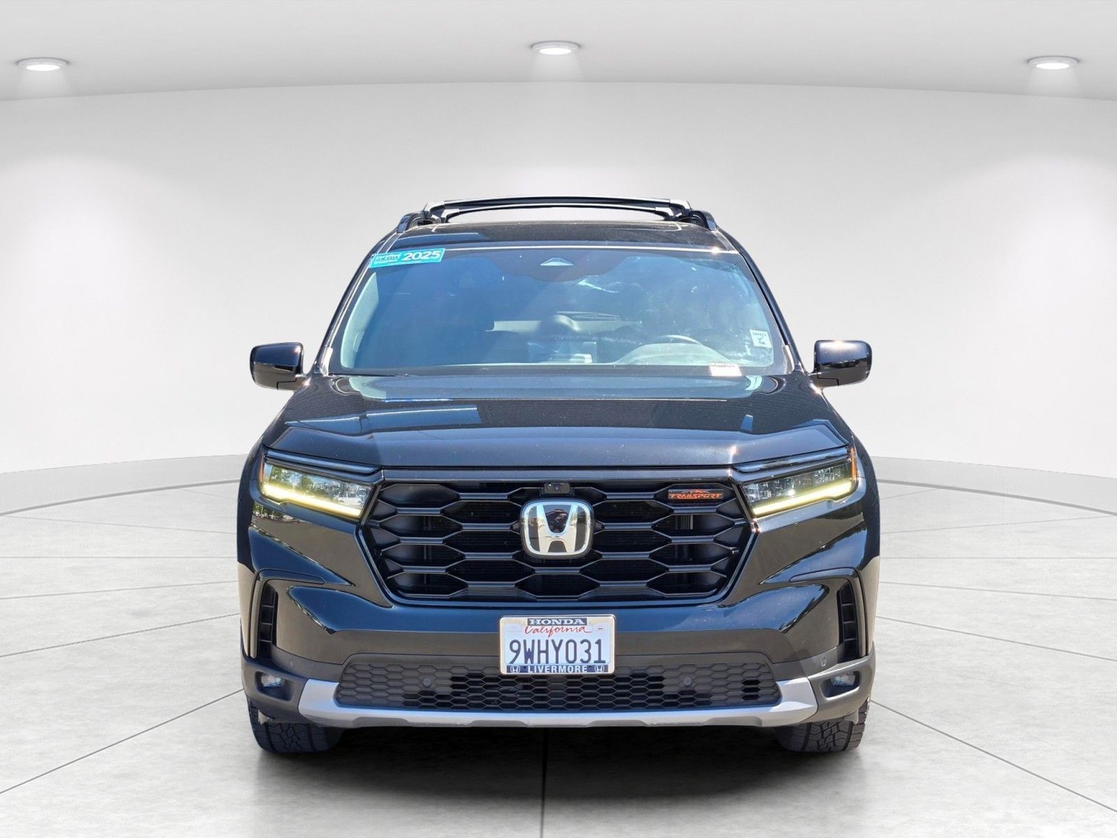 2025 Honda Pilot TrailSport — full photo 3 of 28