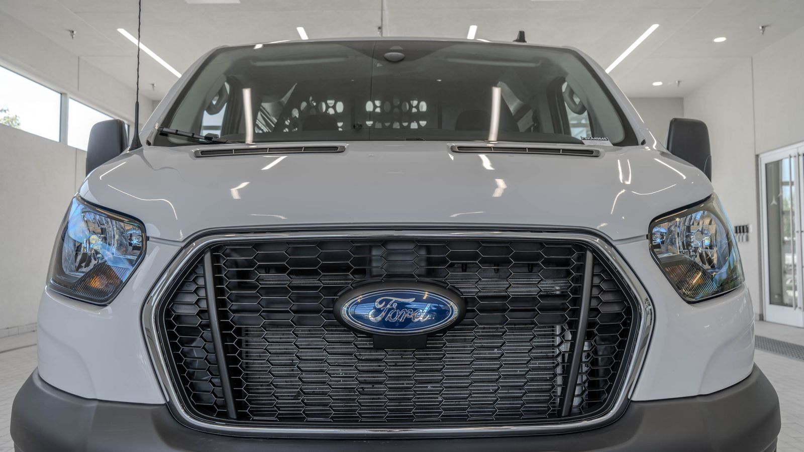 2025 Ford Transit-250 Base — foto completa 22 de 31