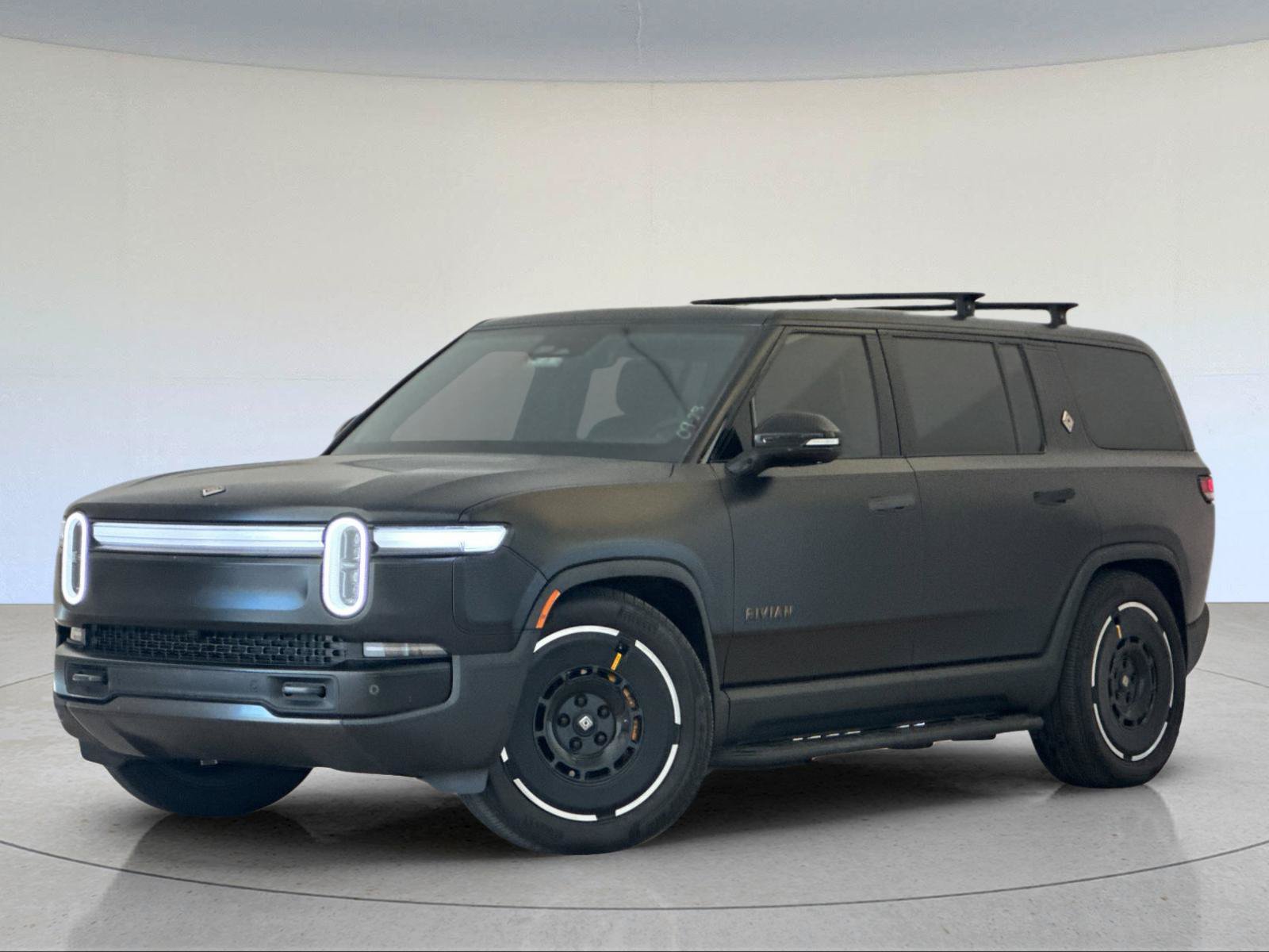 2025 Rivian R1S Ascend Tri Motor Max Pack — photo 1 of 27