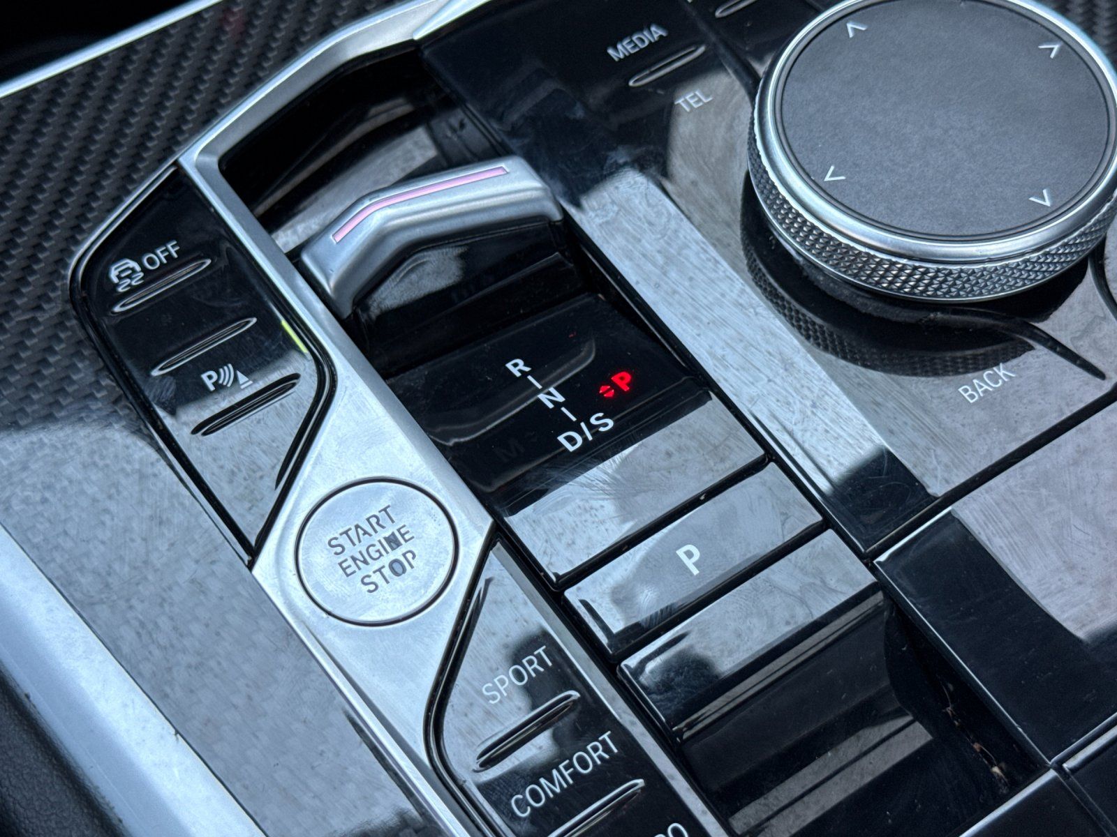 2024 BMW X6 xDrive40i — foto completa 21 de 28