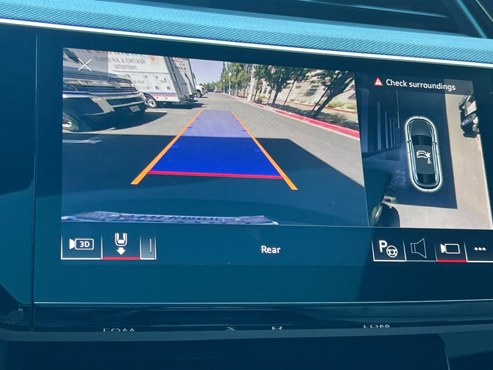2024 Audi Q8 Sportback e-tron Prestige — full photo 19 of 28