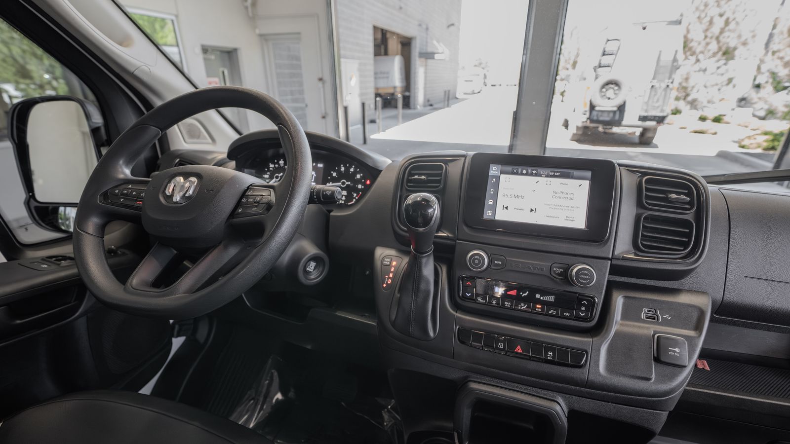 2025 Ram ProMaster 2500 Base — foto completa 19 de 33