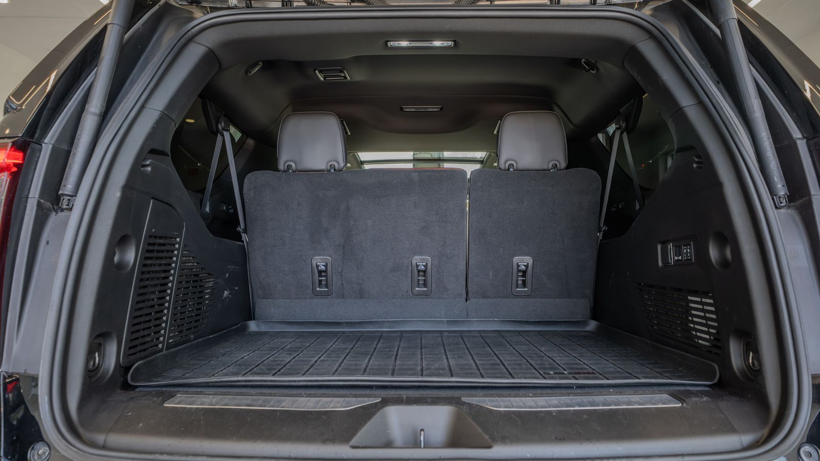 2024 GMC Yukon XL Denali Ultimate — full photo 34 of 35