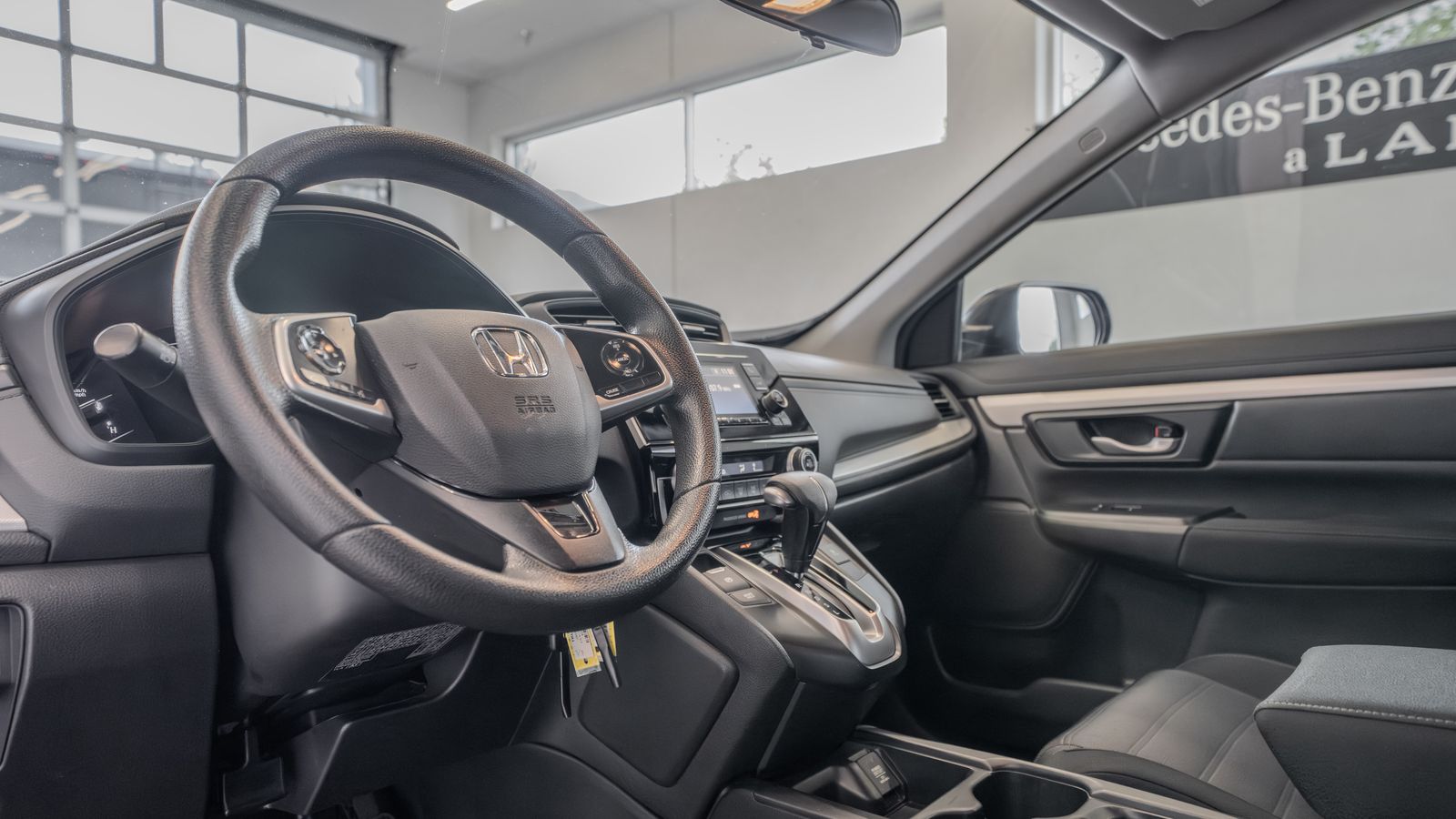 2019 Honda CR-V LX — full photo 7 of 33
