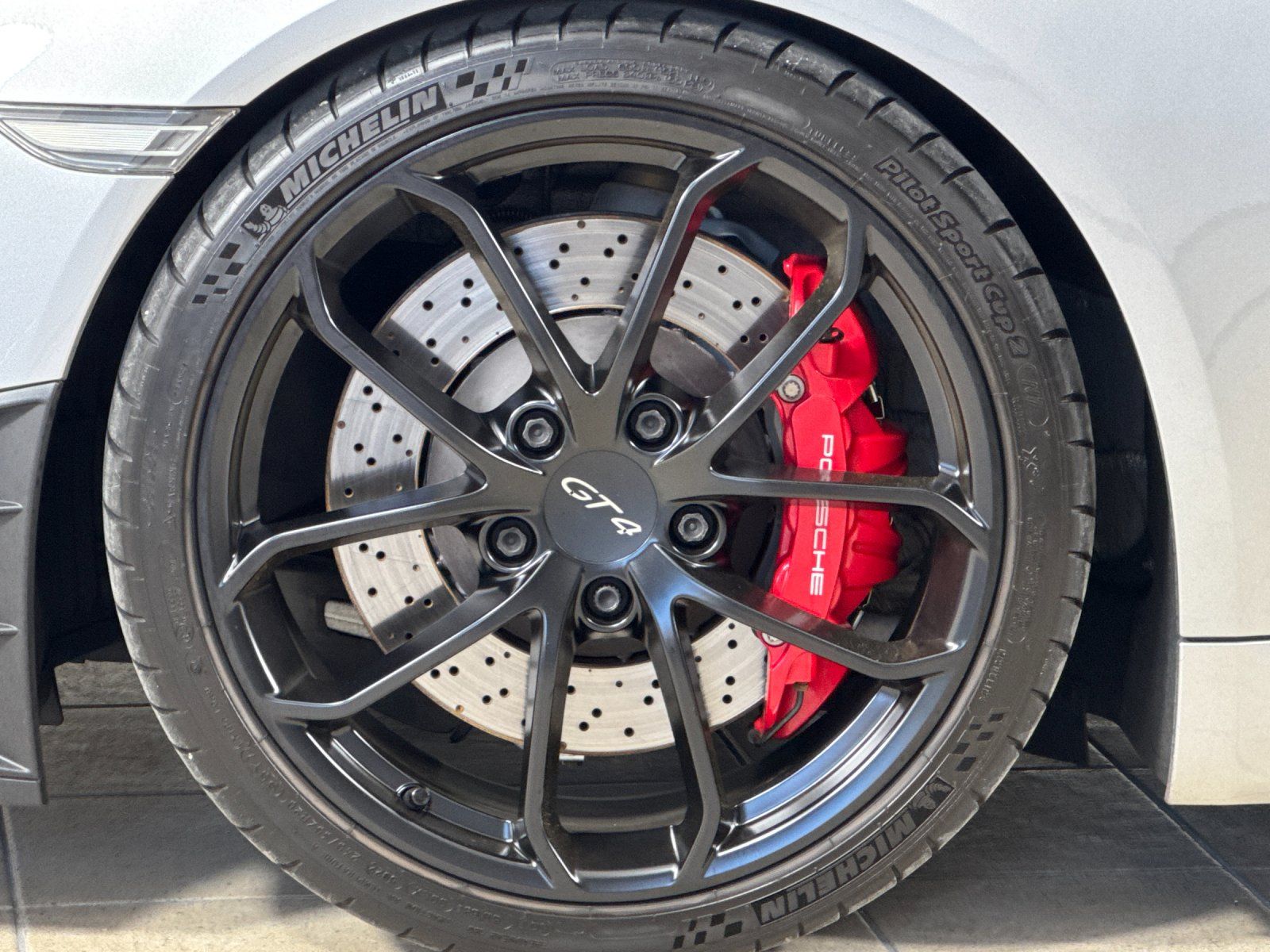 2021 Porsche 718 Cayman GT4 — full photo 23 of 26