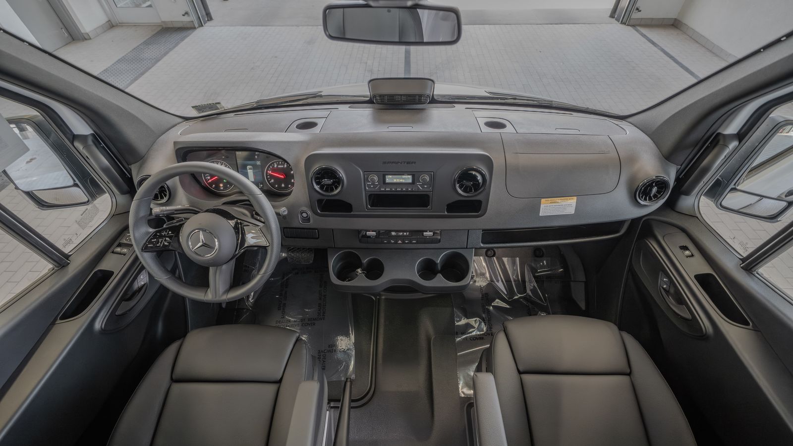 2025 Mercedes-Benz Sprinter 2500 Cargo 144 WB — foto completa 8 de 35