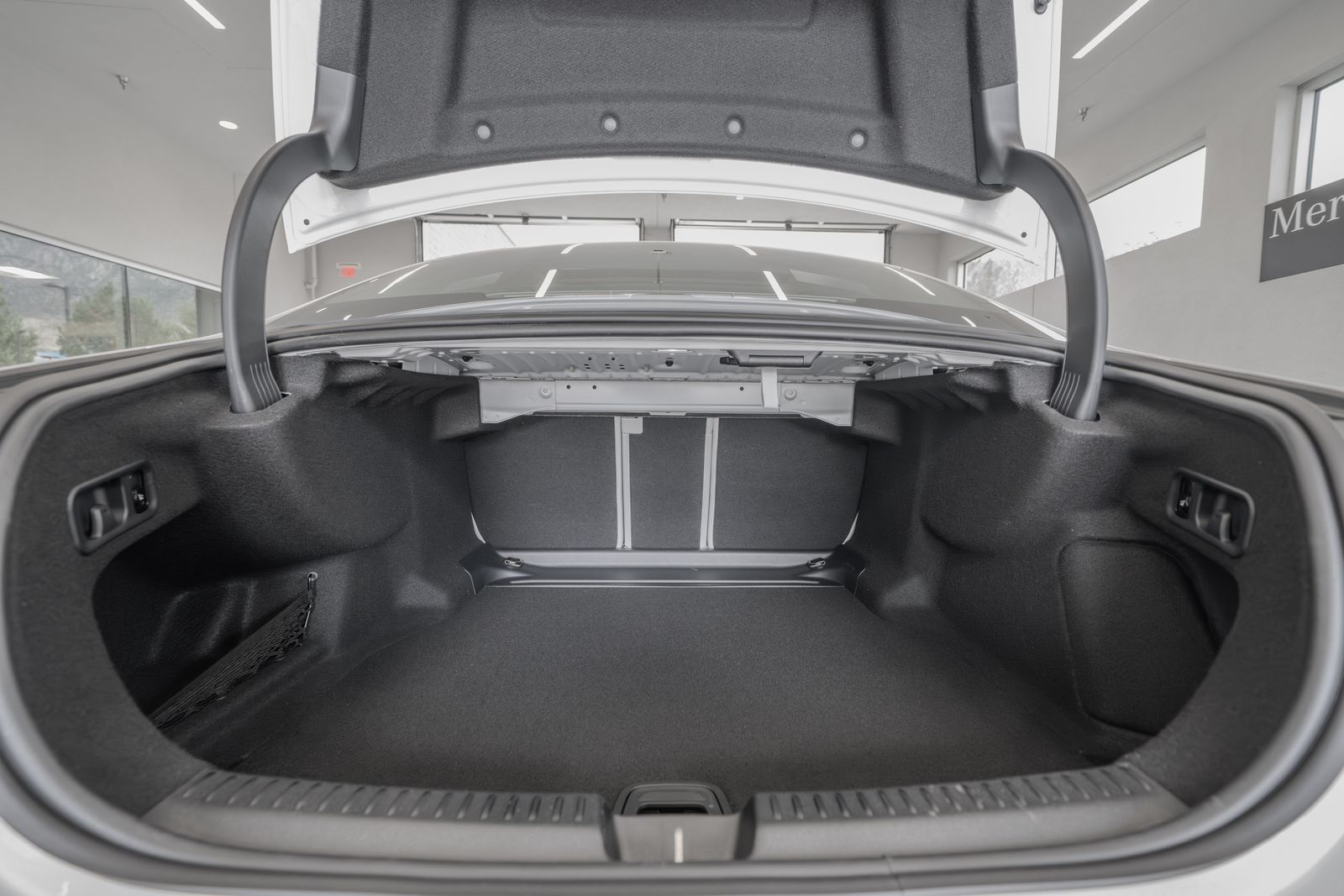 2026 Mercedes-Benz E-Class E 350 — full photo 34 of 36