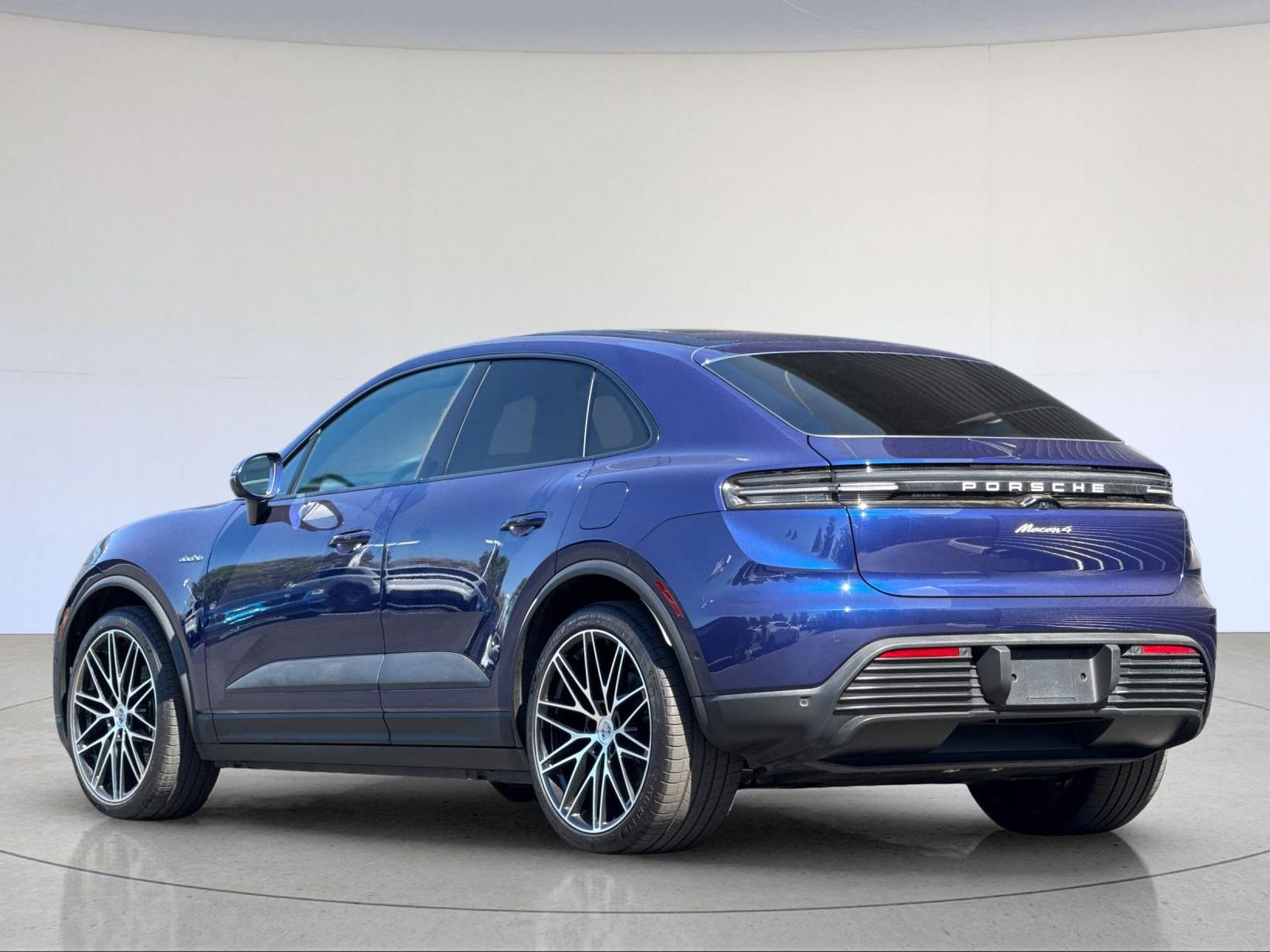 2025 Porsche Macan Electric 4 — foto completa 4 de 29