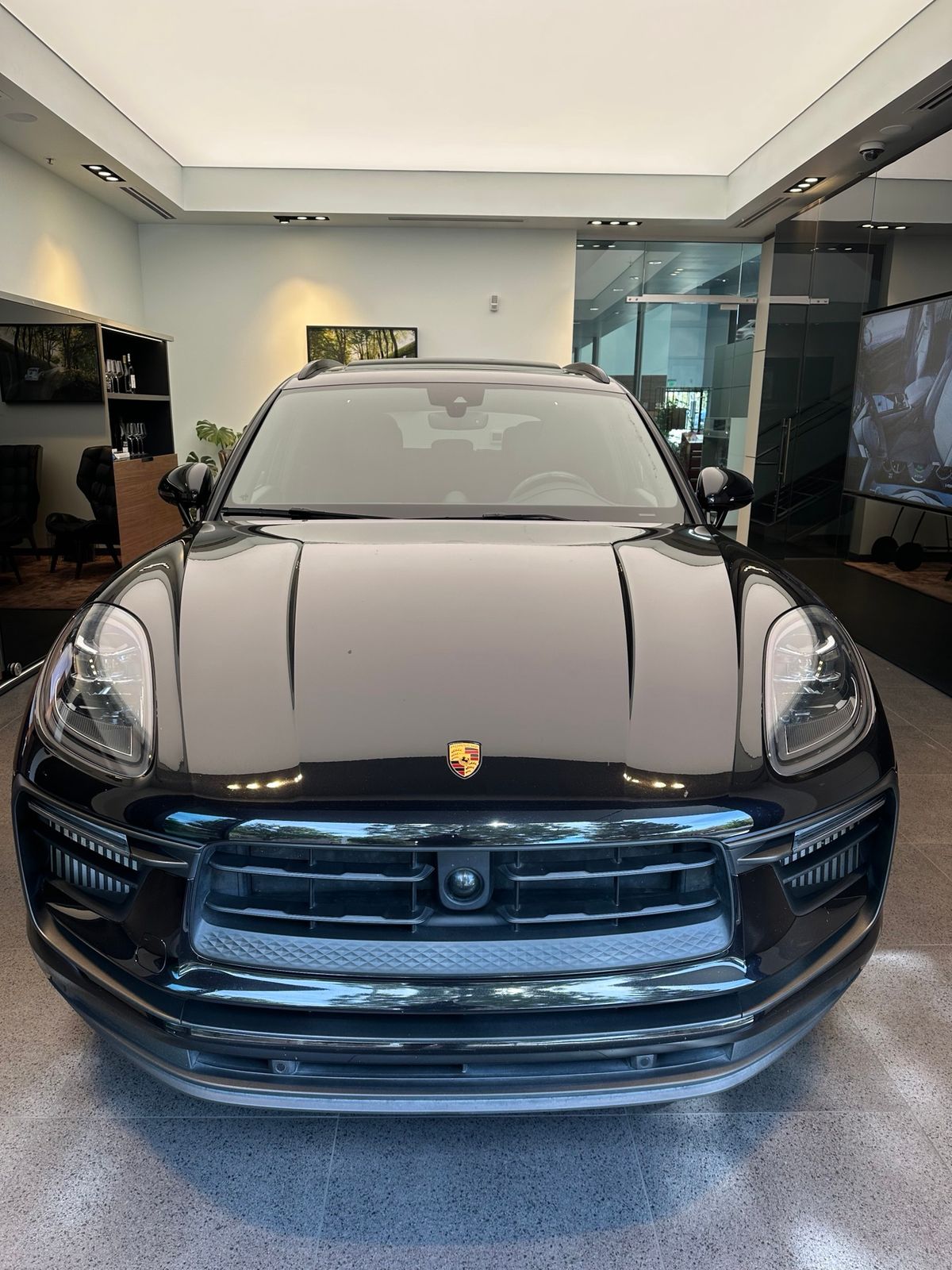 2023 Porsche Macan S — full photo 1 of 13