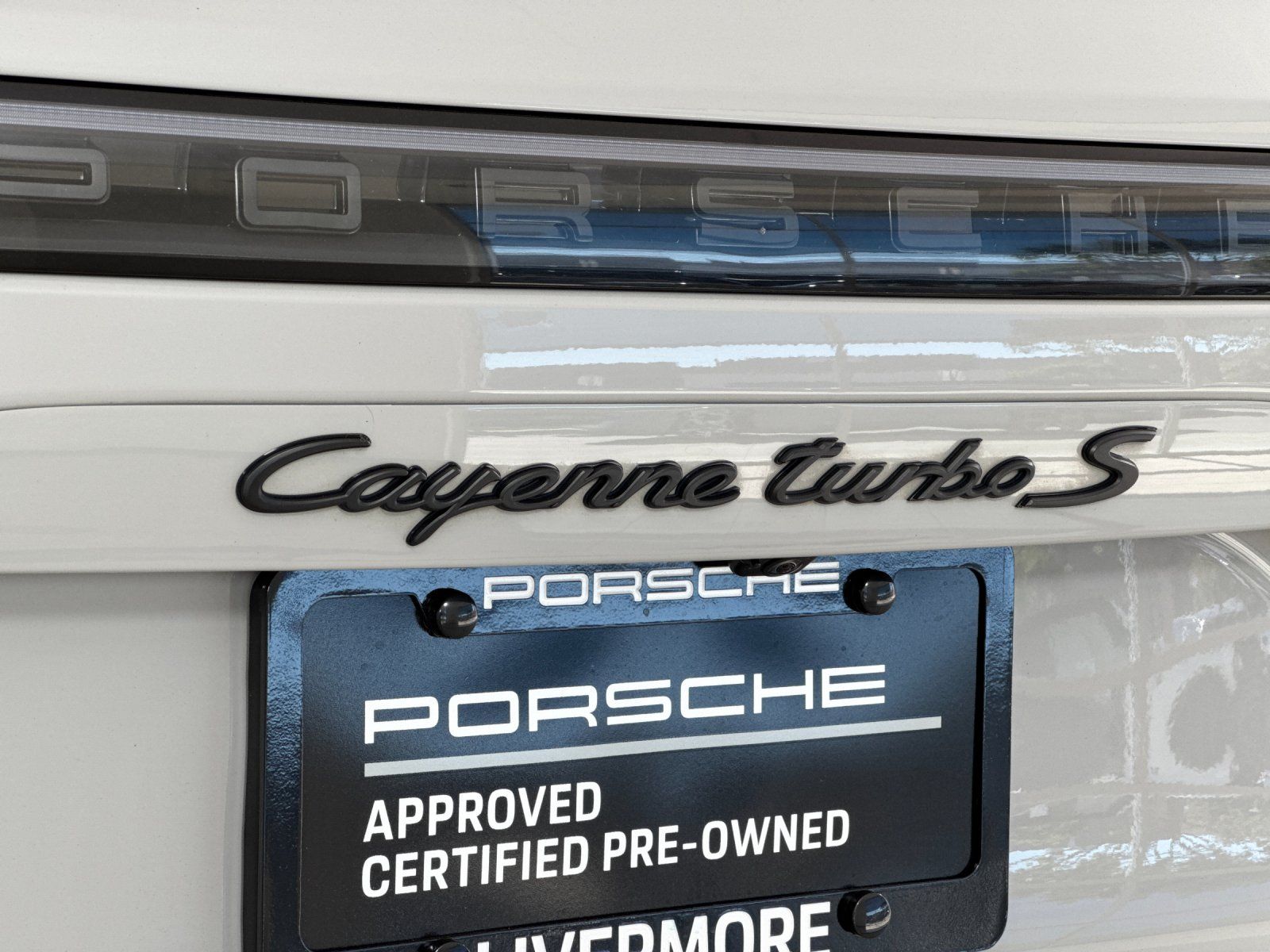 2023 Porsche Cayenne E-Hybrid Turbo S — full photo 29 of 30