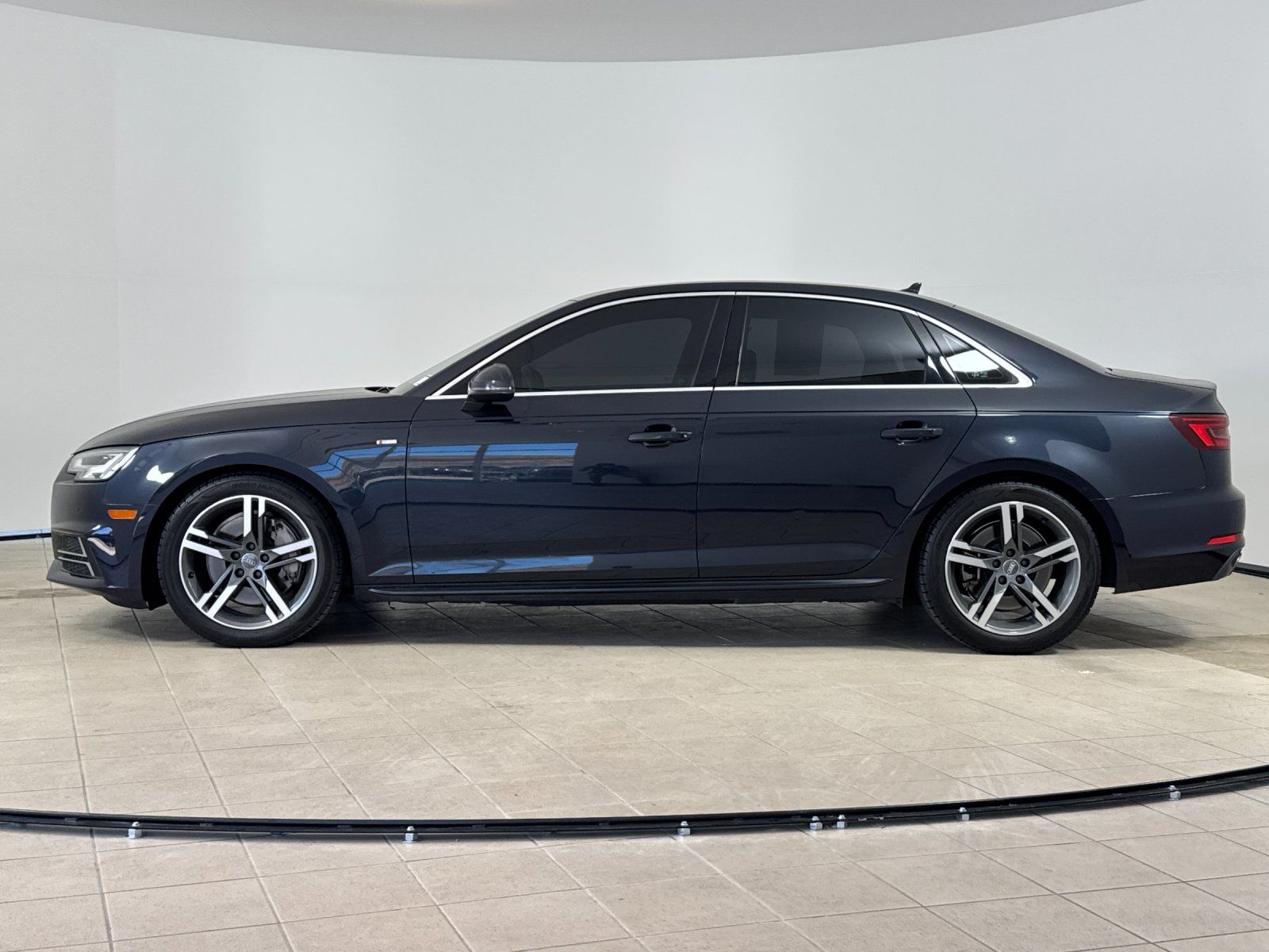 2018 Audi A4 2.0T Premium Plus — full photo 3 of 29