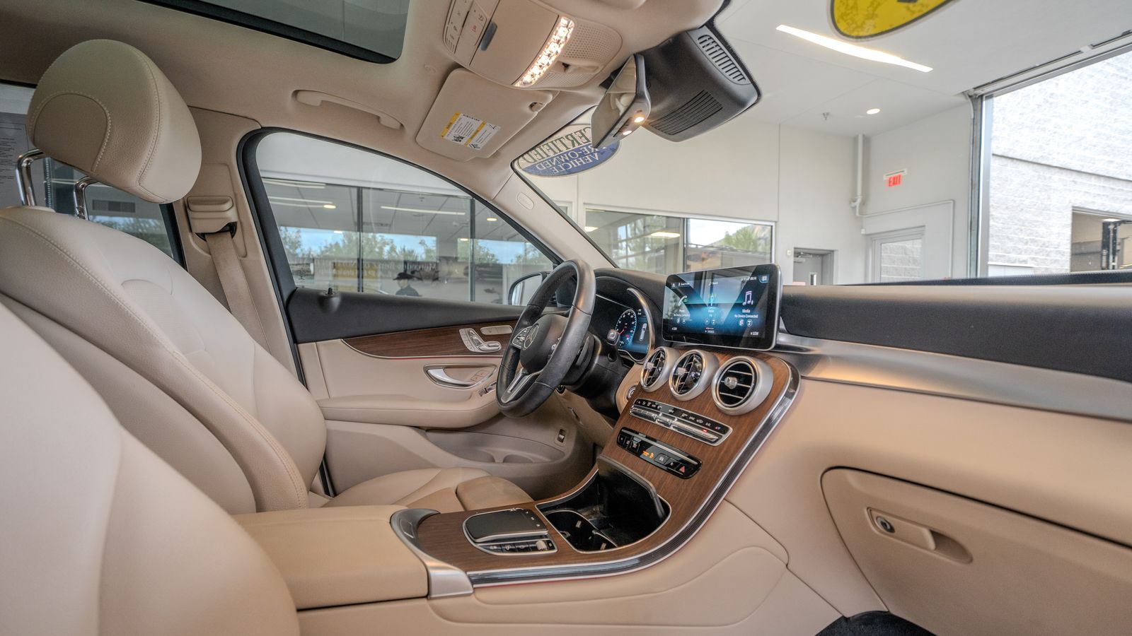 2022 Mercedes-Benz GLC GLC 300 — foto completa 17 de 35