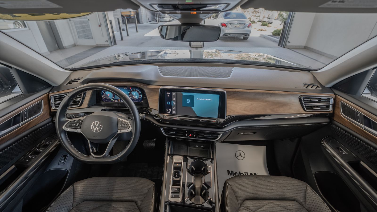 2024 Volkswagen Atlas 2.0T SE w/Technology — foto completa 8 de 35