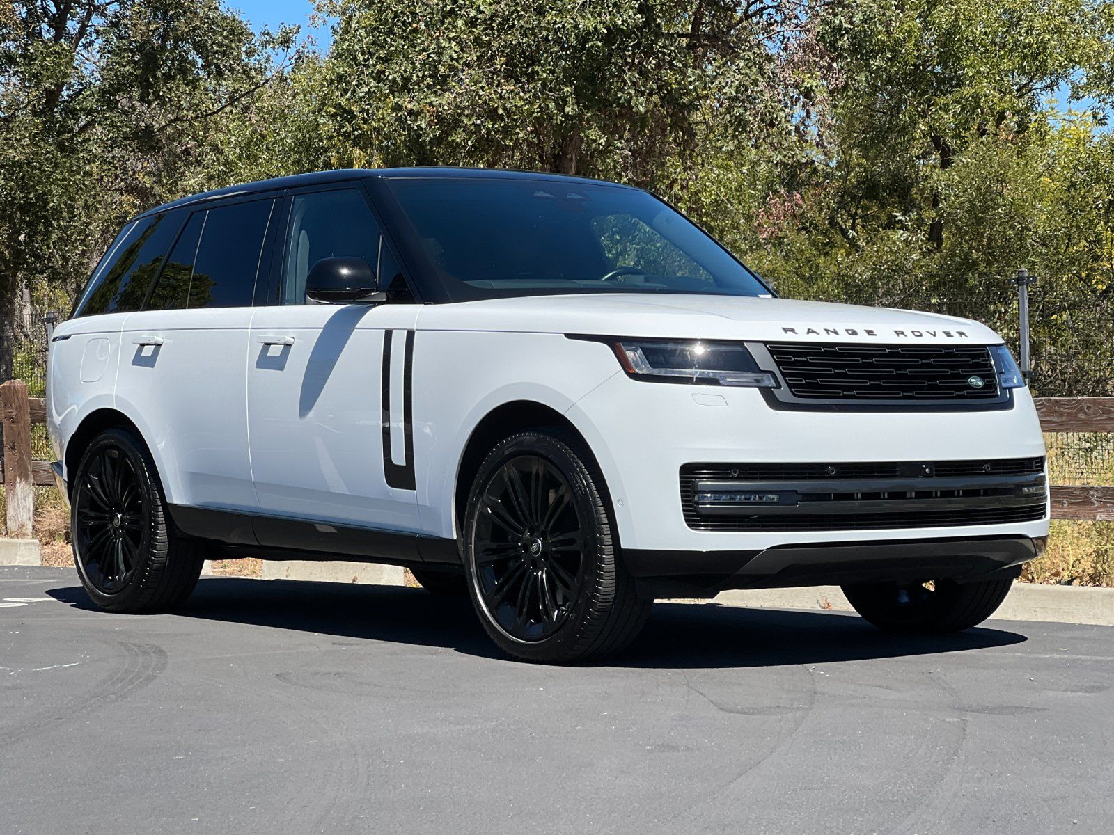 2024 Land Rover Range Rover SE — foto completa 8 de 29