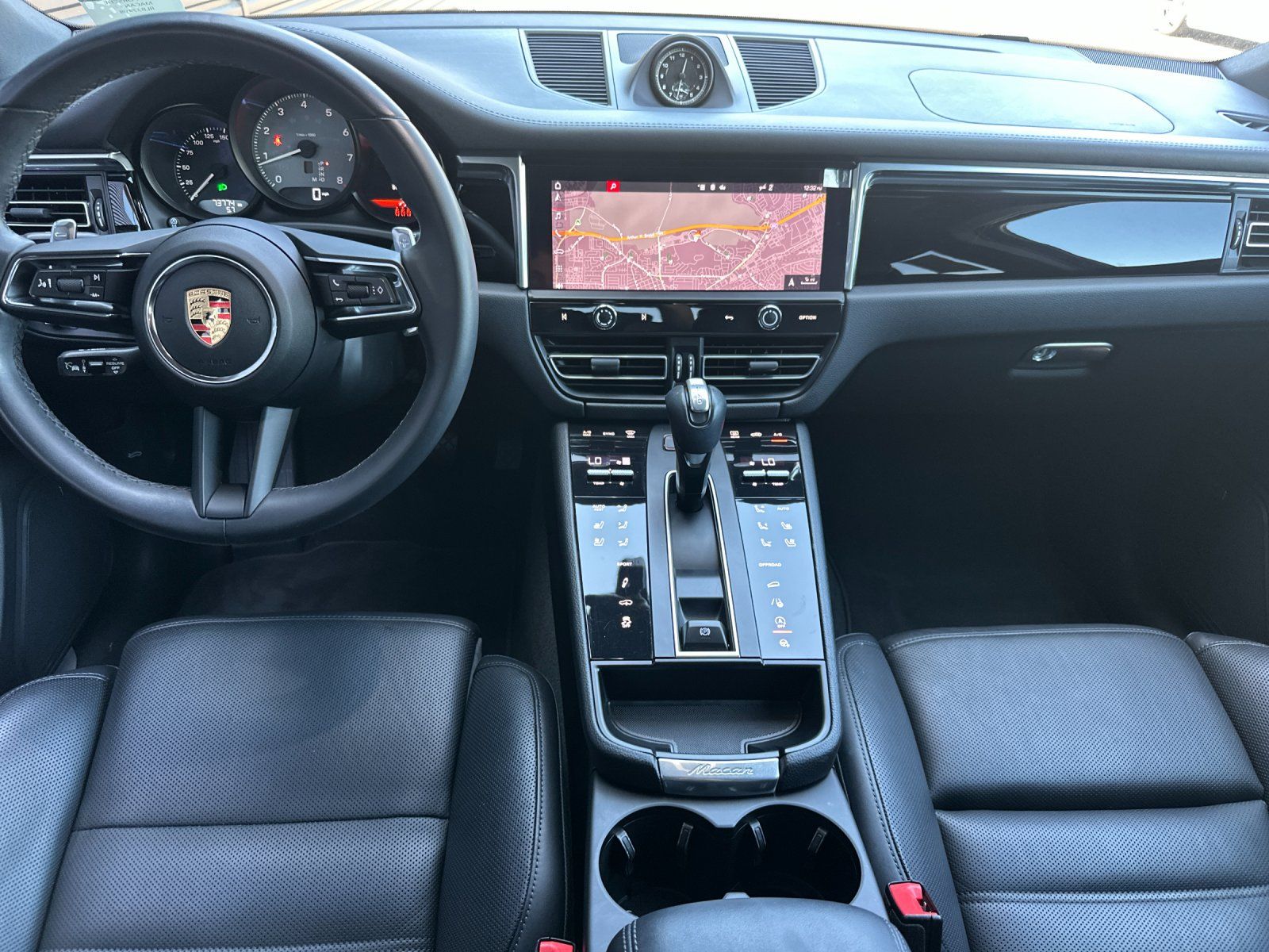 2024 Porsche Macan S — full photo 6 of 27