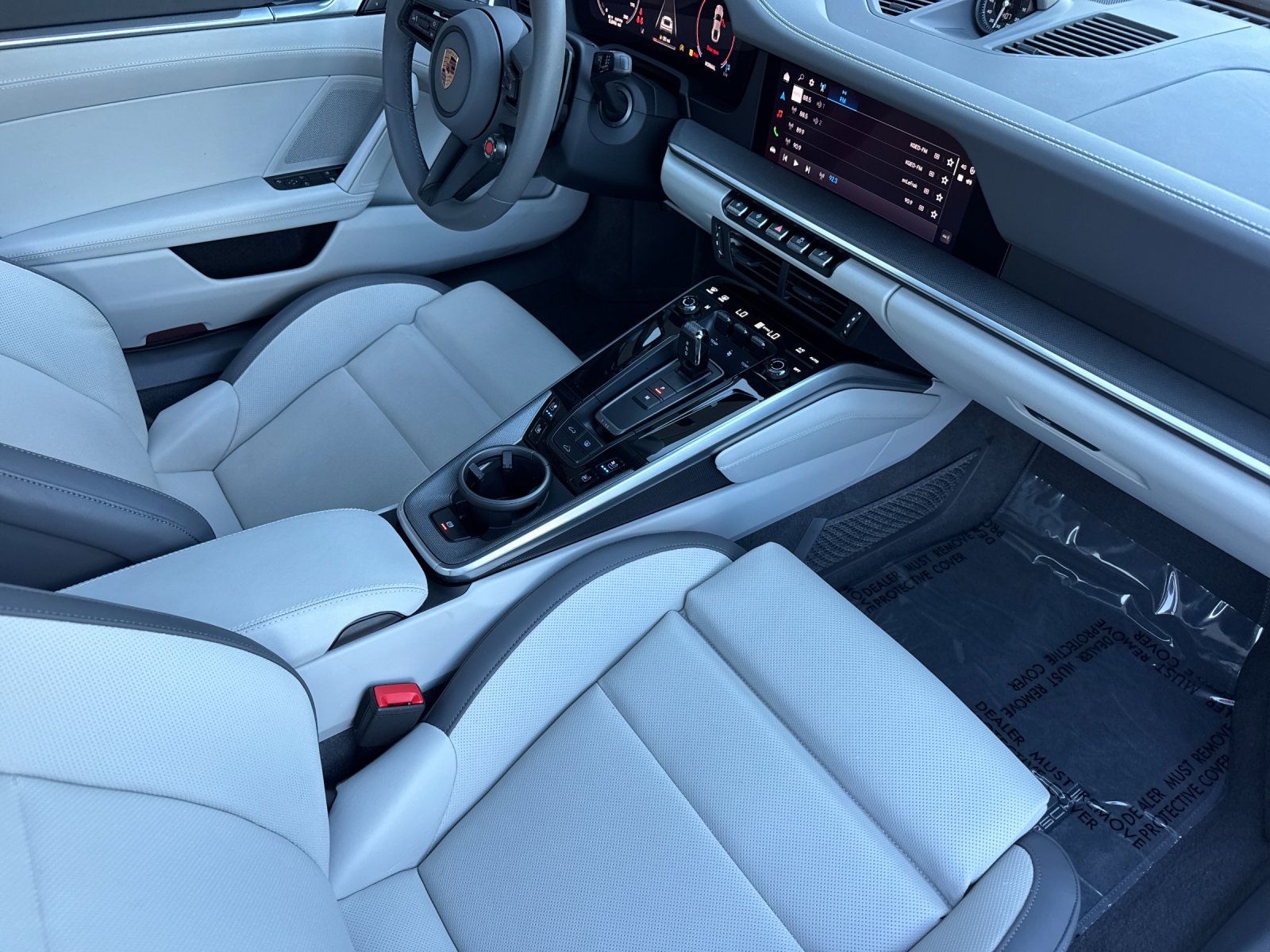 2026 Porsche 911 Carrera — full photo 16 of 29