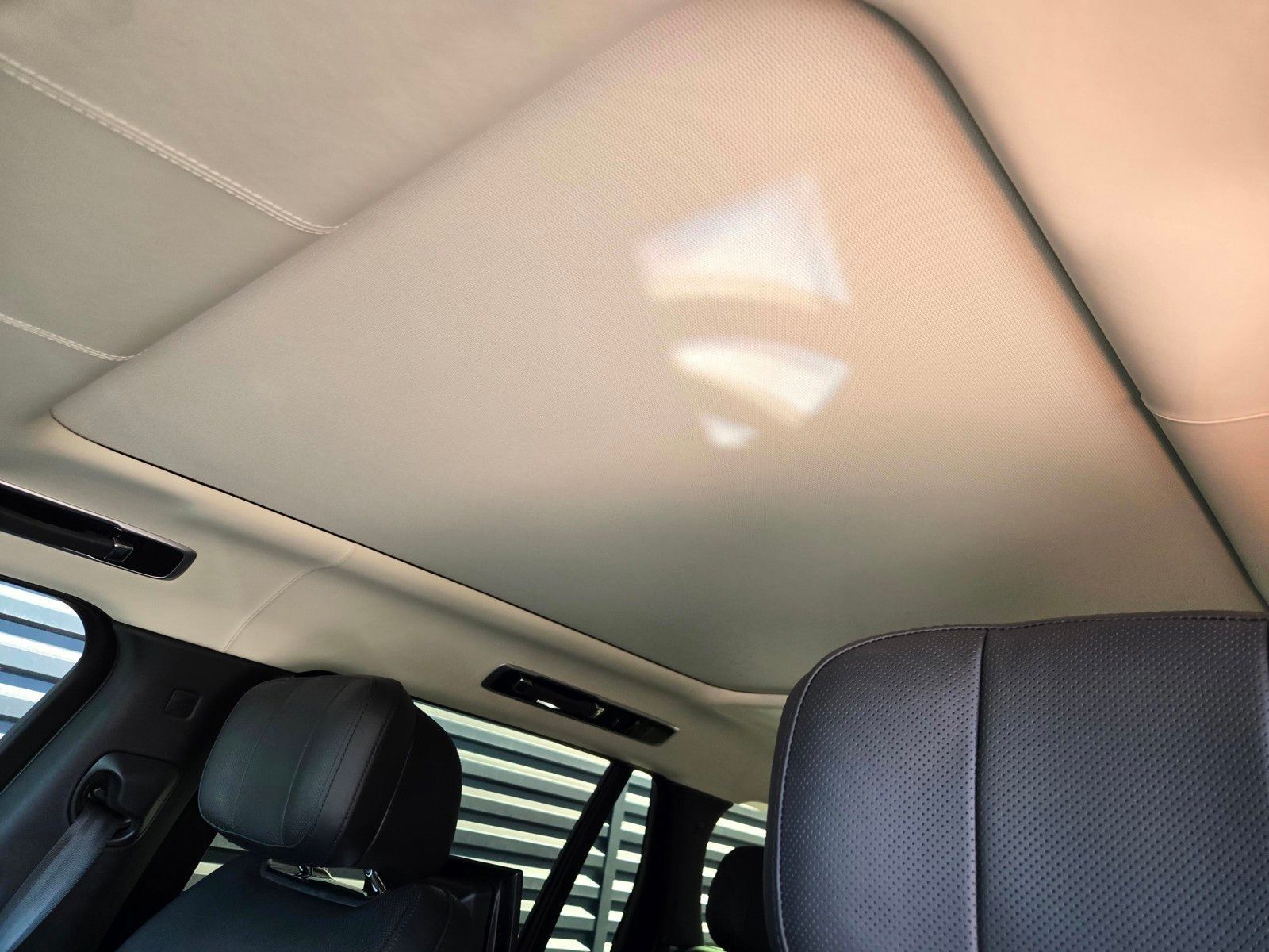 2024 Land Rover Range Rover Autobiography — full photo 22 of 46