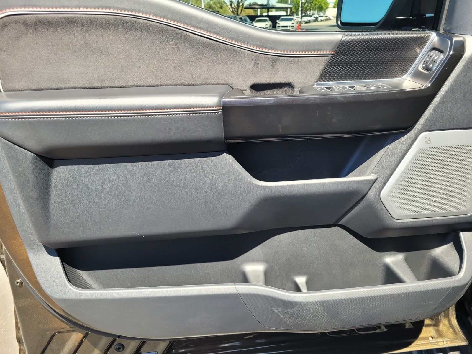 2024 Ford F-150 Raptor — foto completa 19 de 46