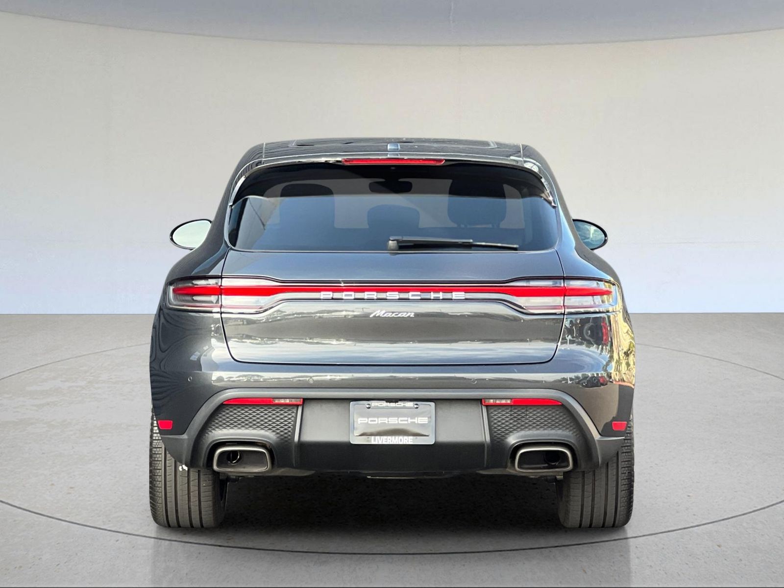 2025 Porsche Macan Base — full photo 8 of 29