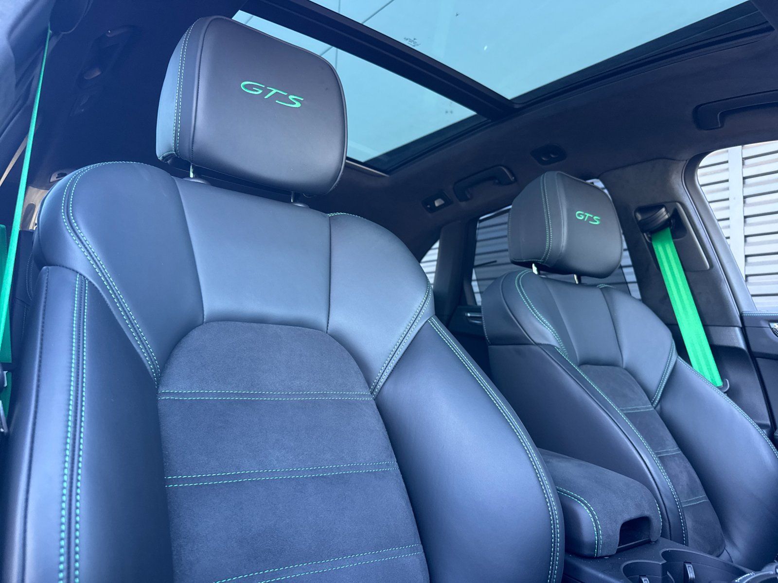 2026 Porsche Macan GTS — foto completa 17 de 29