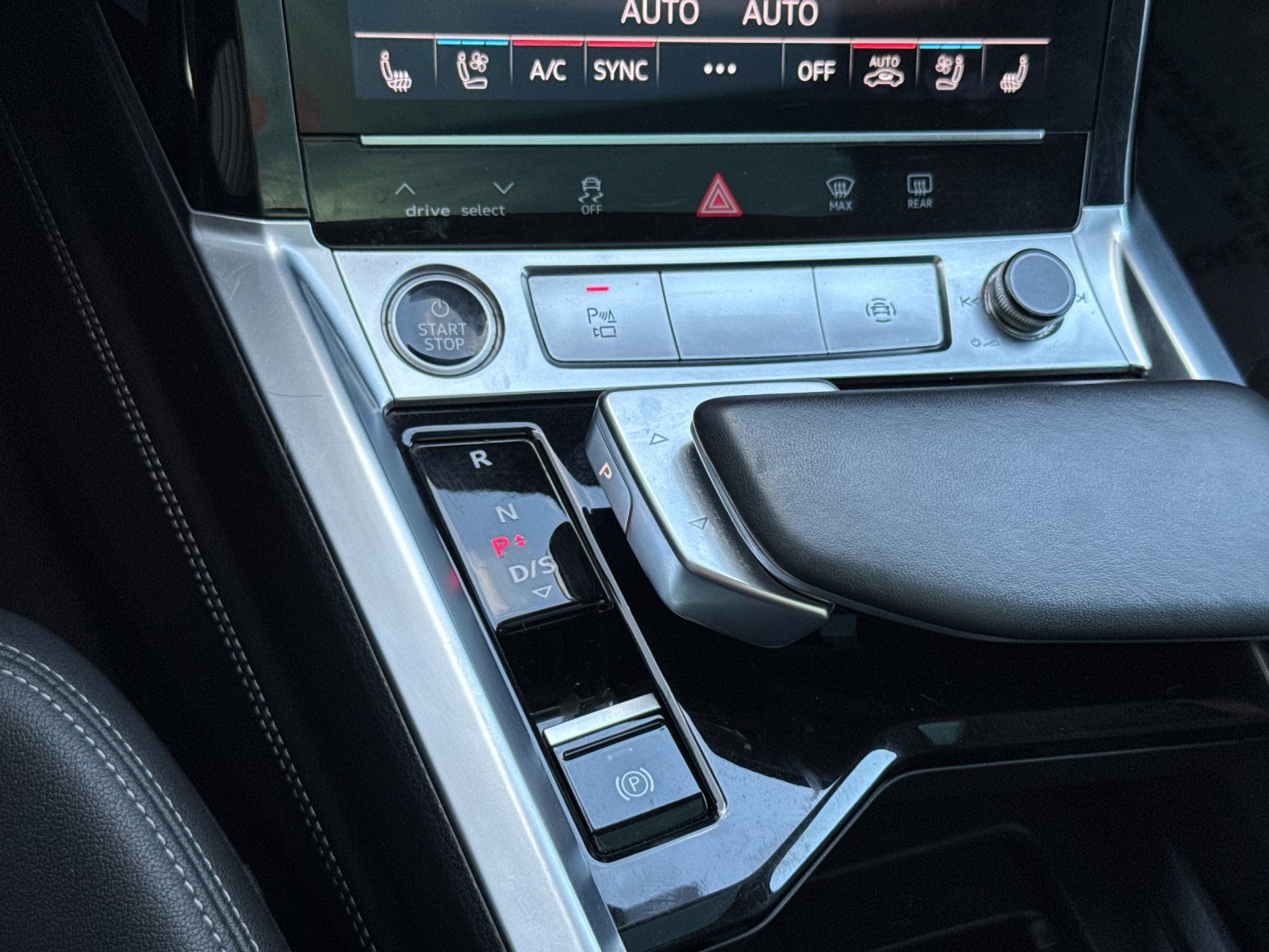 2024 Audi Q8 e-tron Premium Plus — full photo 22 of 29