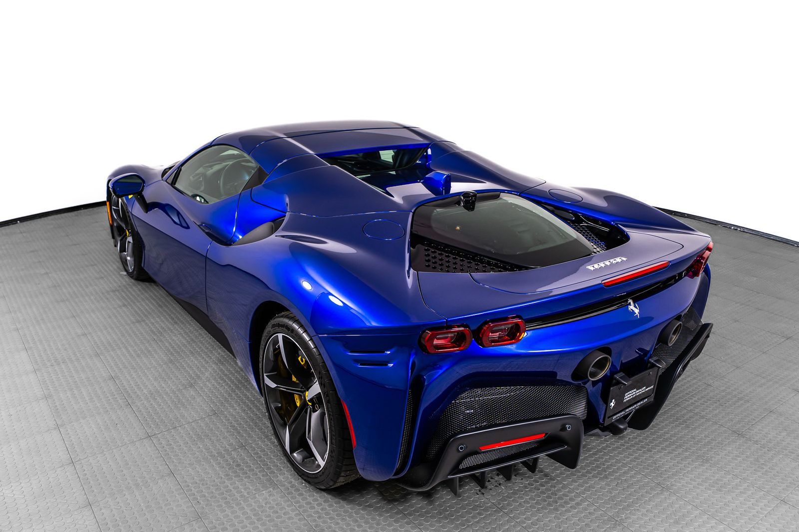 2025 Ferrari SF90 Spider — full photo 64 of 67