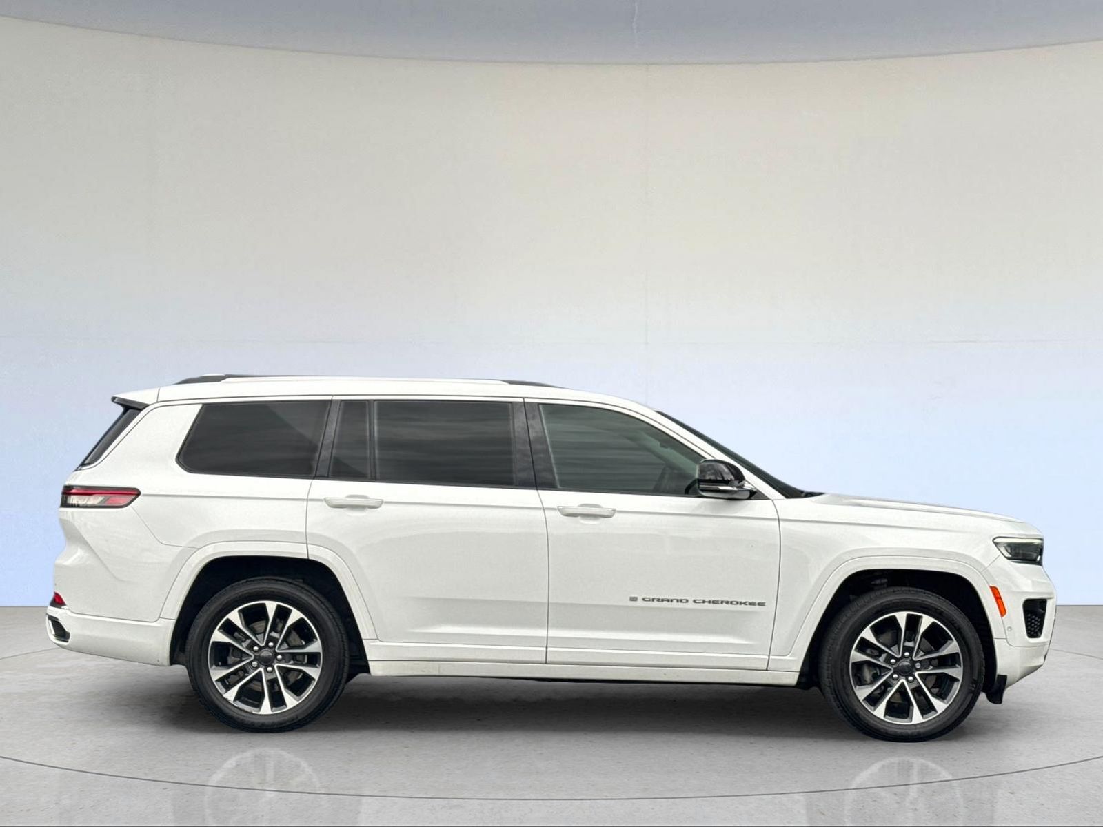 2021 Jeep Grand Cherokee L Overland — foto completa 10 de 31
