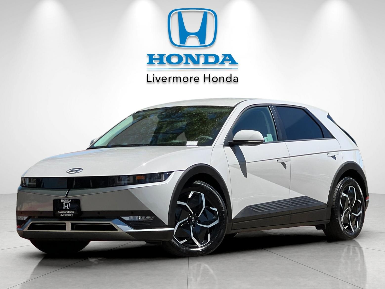 2024 Hyundai IONIQ 5 SEL — full photo 2 of 29
