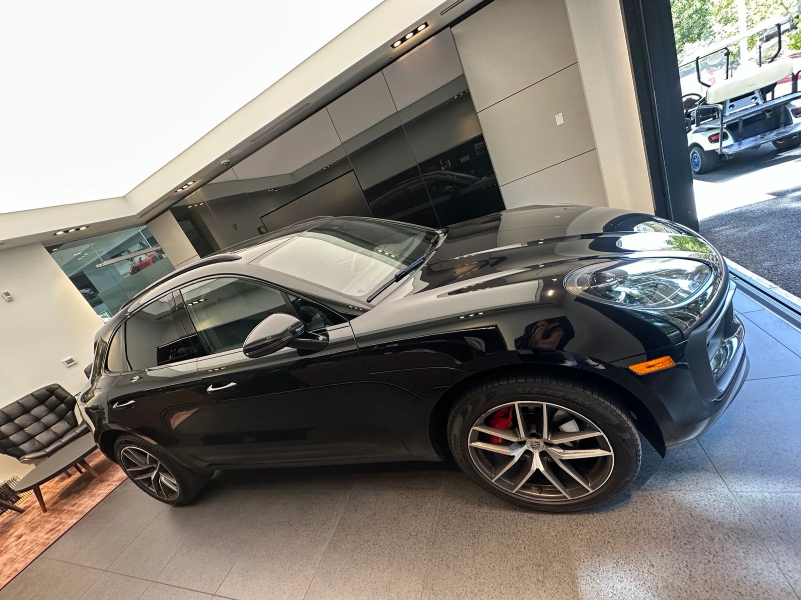 2023 Porsche Macan S — full photo 8 of 13