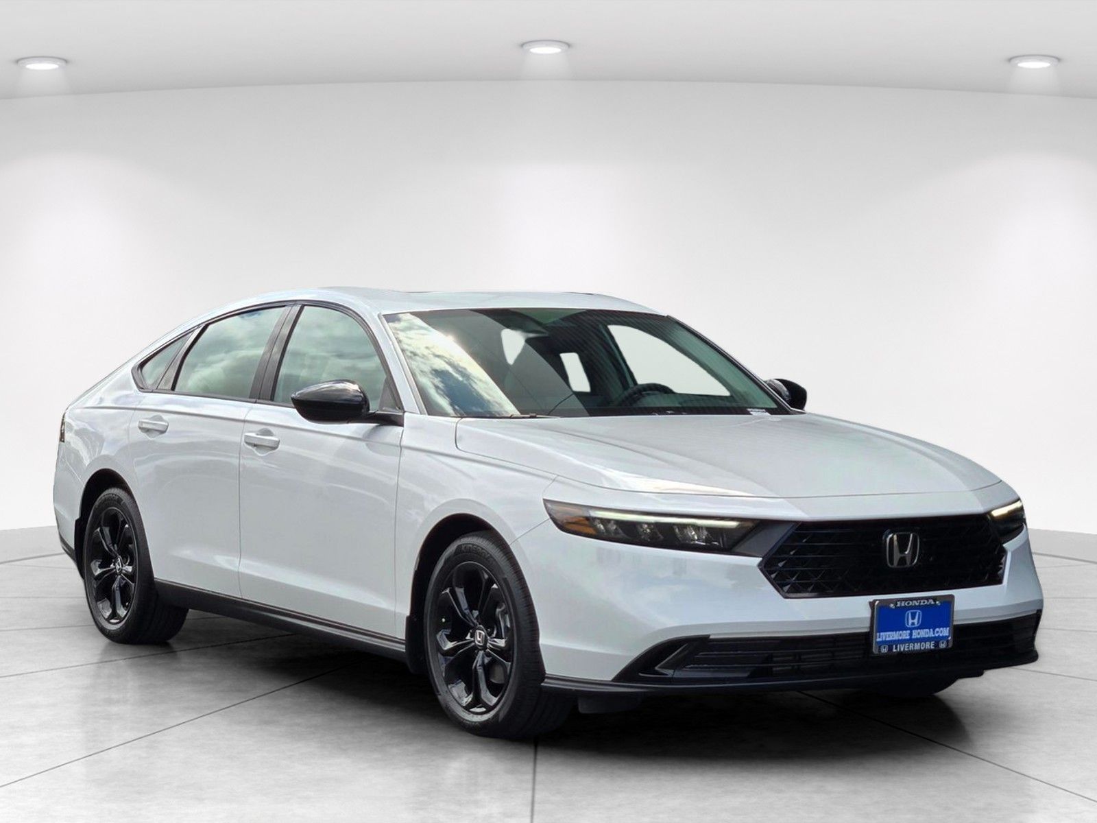 2025 Honda Accord SE — full photo 9 of 28