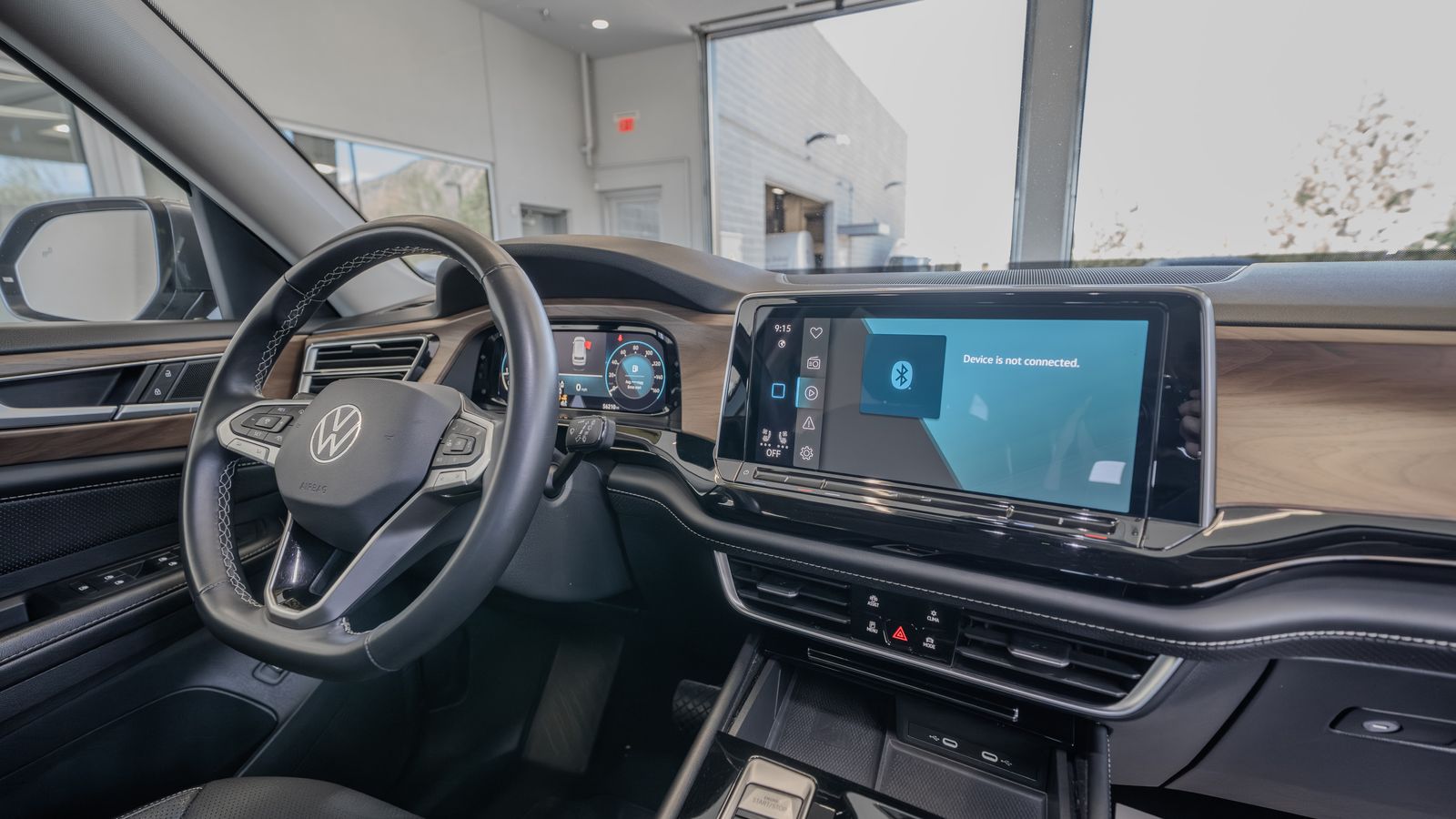 2024 Volkswagen Atlas 2.0T SE w/Technology — full photo 19 of 35