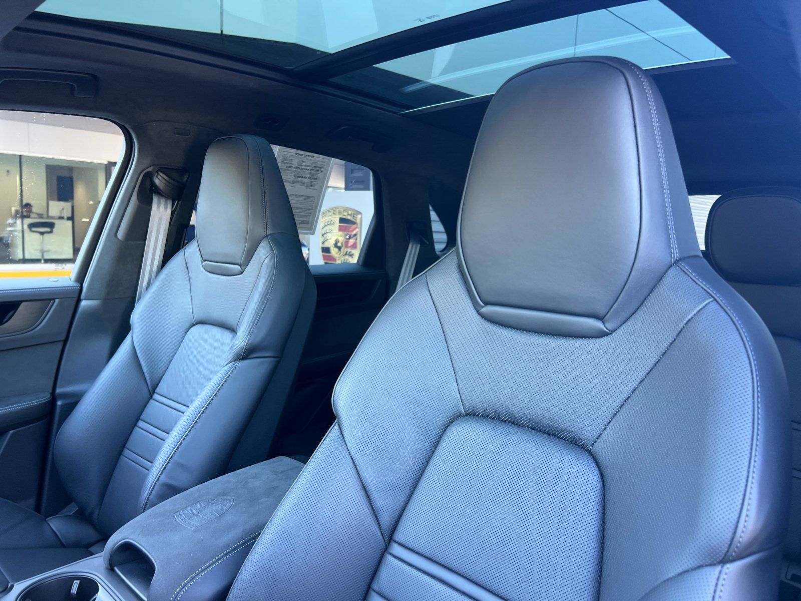 2026 Porsche Cayenne GTS — full photo 5 of 29