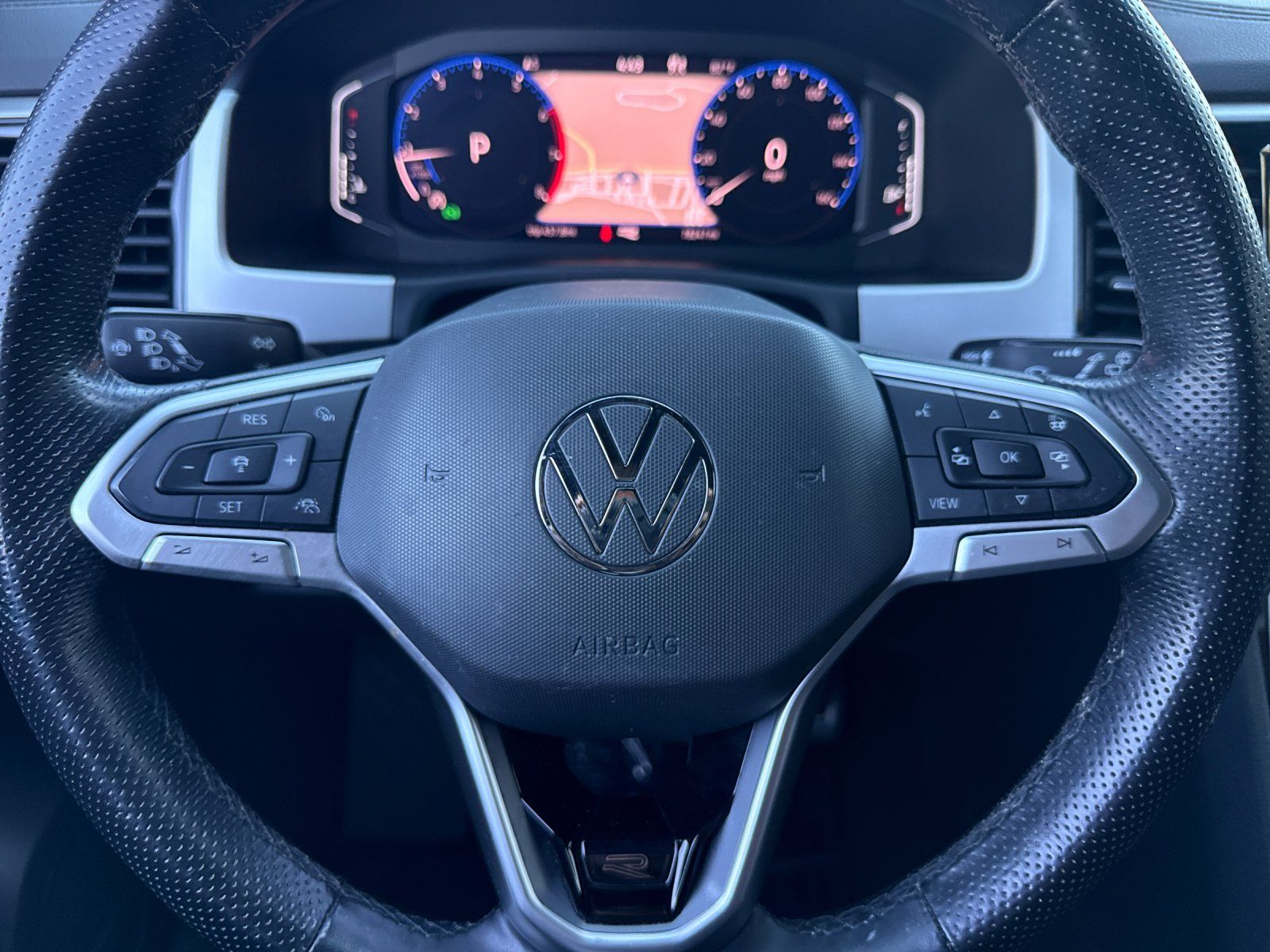 2021 Volkswagen Atlas Cross Sport 3.6L V6 SEL Premium R-Line — foto completa 23 de 28