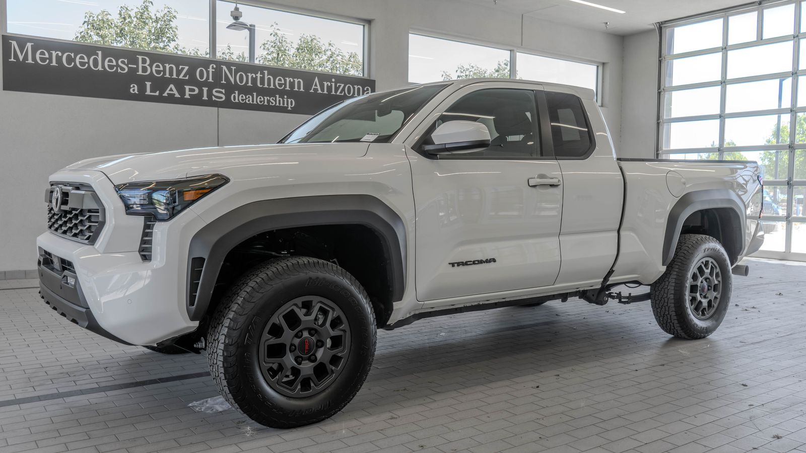 2025 Toyota Tacoma PreRunner — foto completa 3 de 29