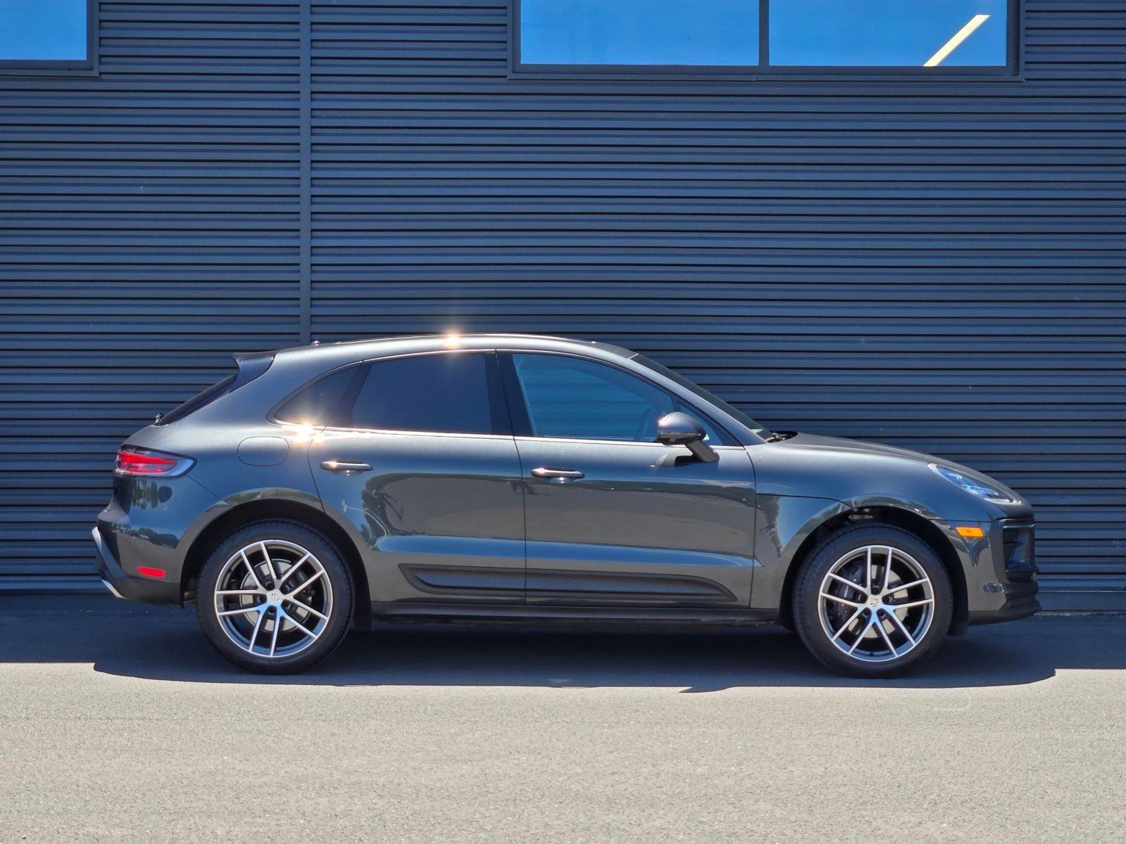 2025 Porsche Macan Base — foto completa 8 de 27