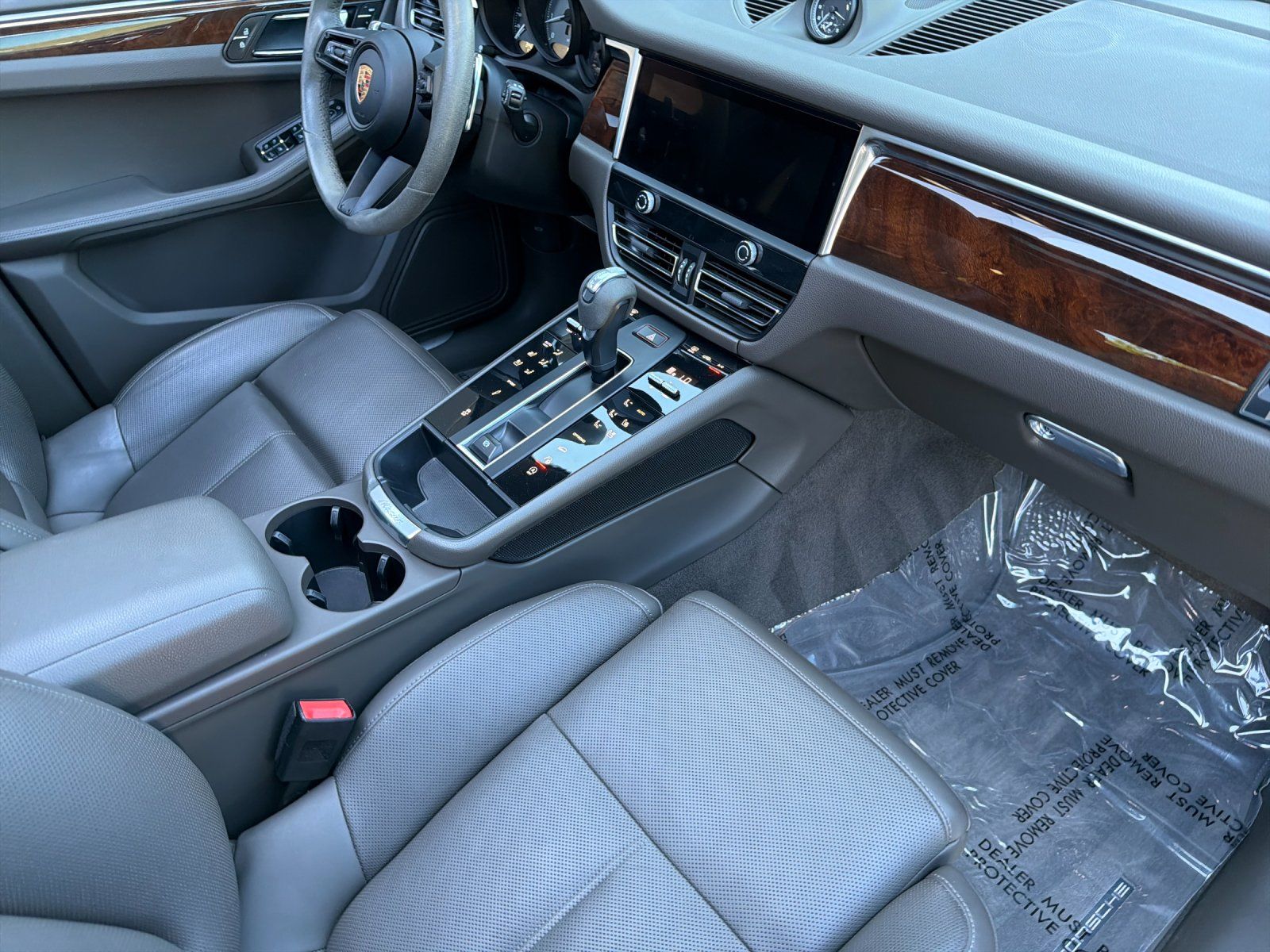 2023 Porsche Macan S — full photo 16 of 28
