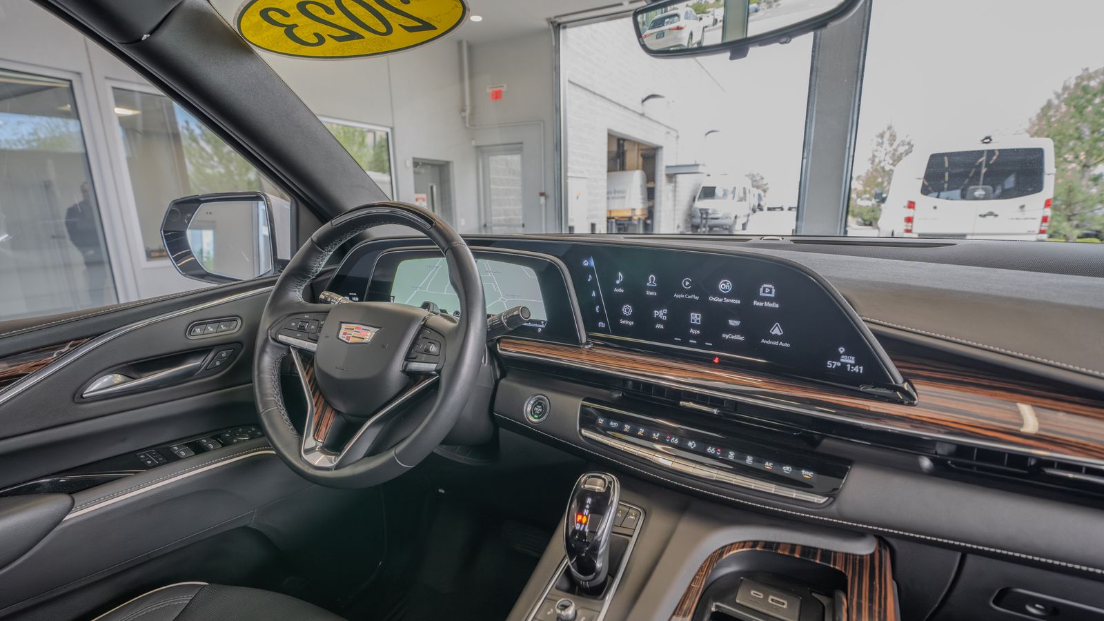 2023 Cadillac Escalade Premium Luxury — foto completa 19 de 35