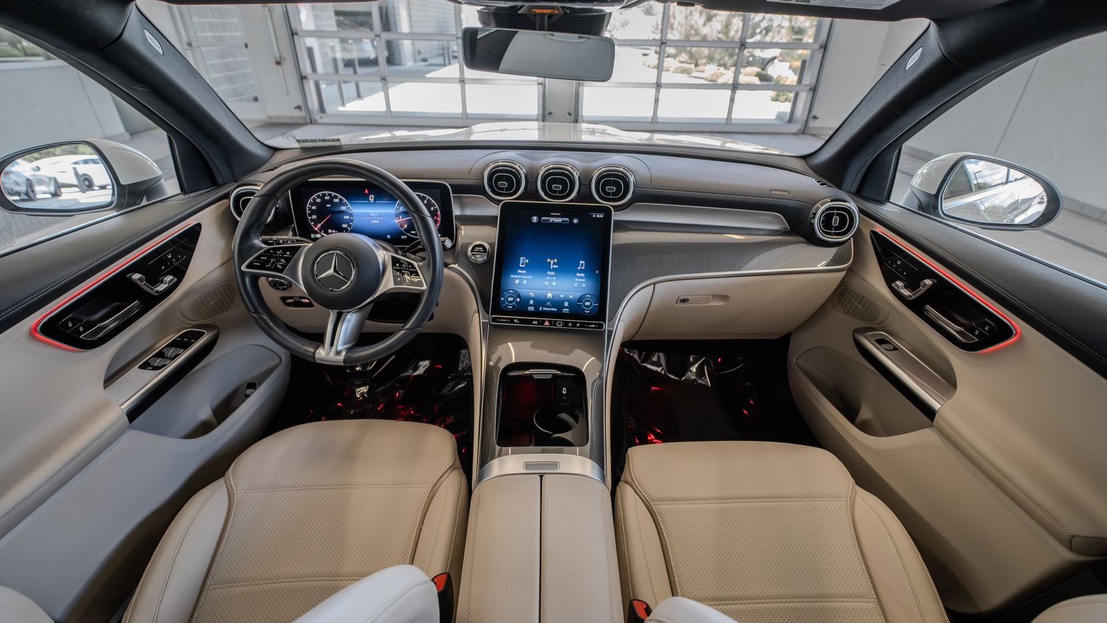 2024 Mercedes-Benz GLC GLC 300 — full photo 8 of 33