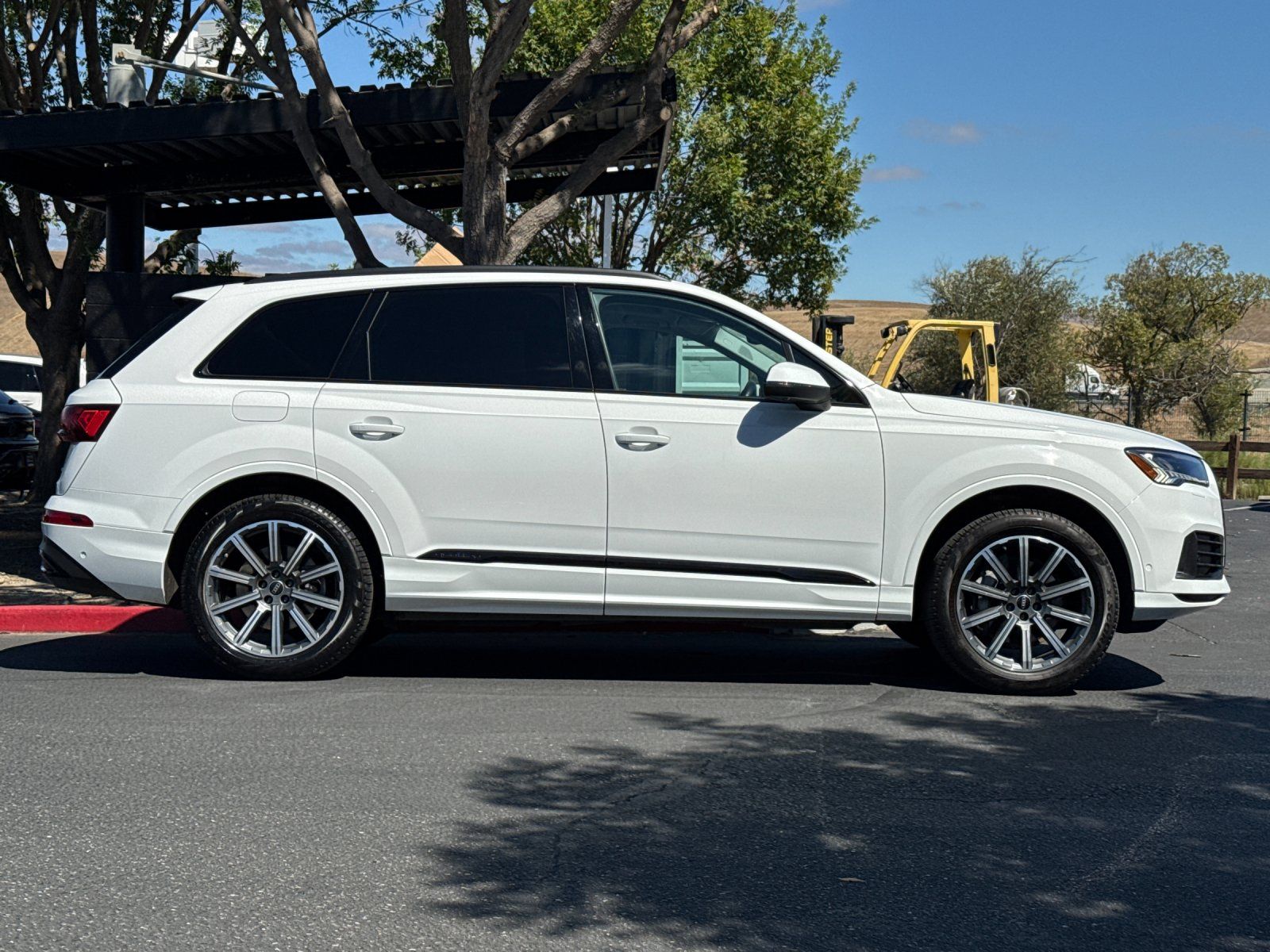 2023 Audi Q7 45 Premium Plus — full photo 7 of 29