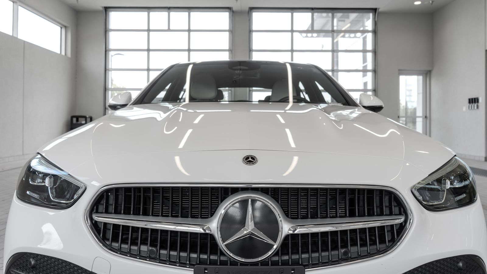 2025 Mercedes-Benz C-Class C 300 — full photo 23 of 35