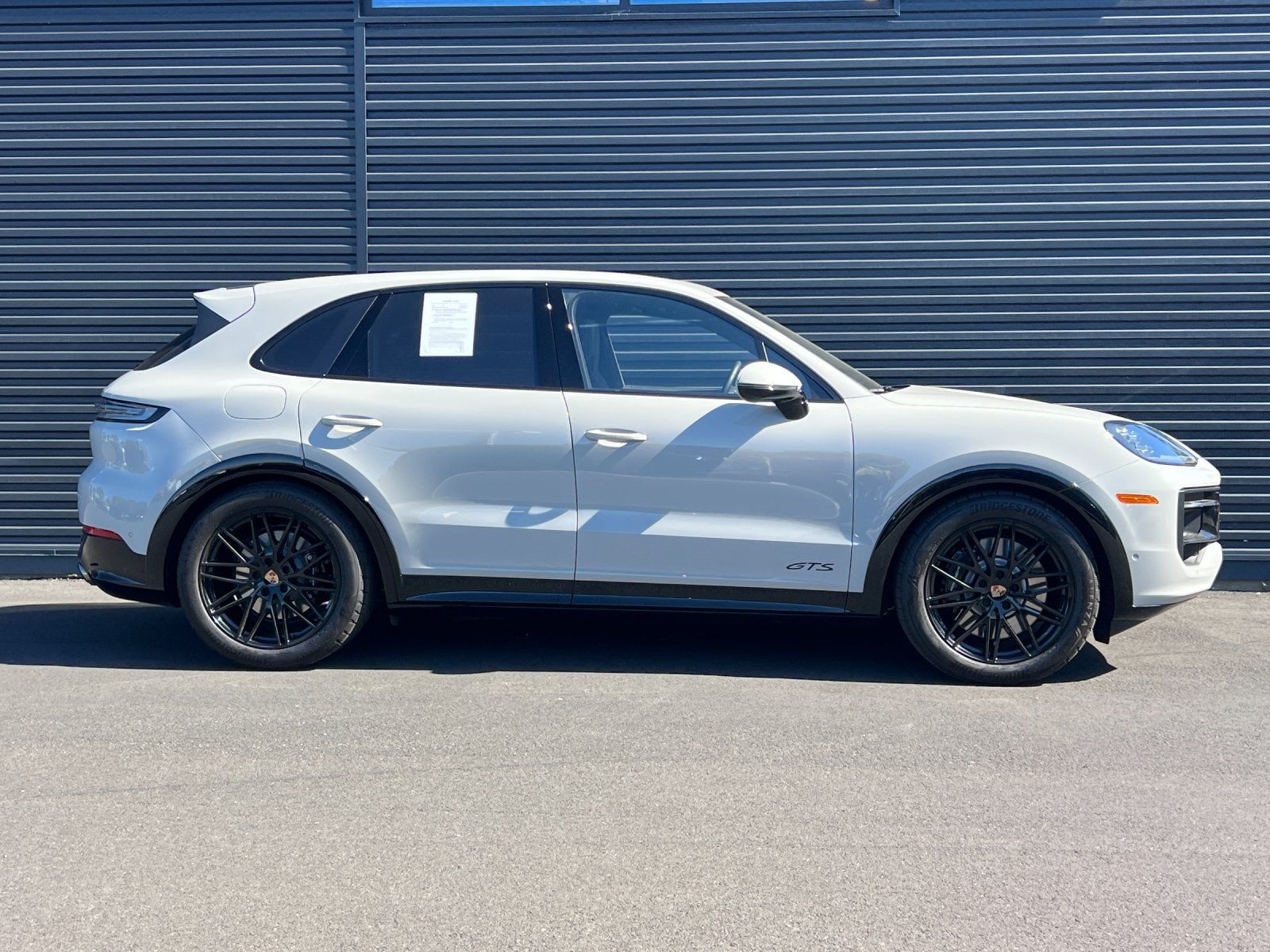 2026 Porsche Cayenne GTS — full photo 9 of 29