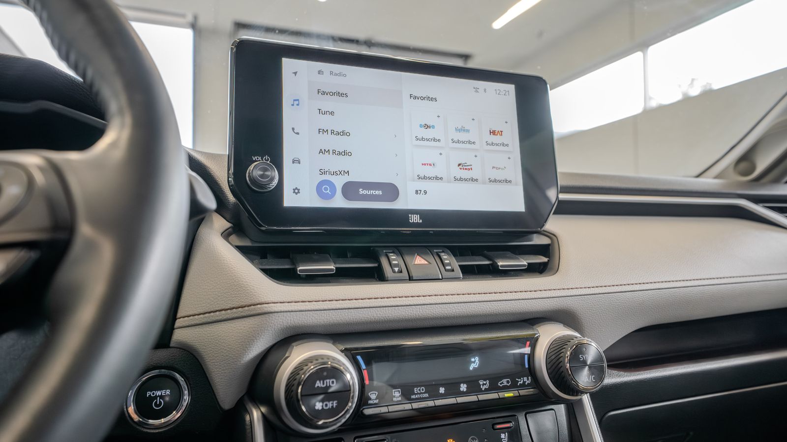 2024 Toyota RAV4 Hybrid Limited — foto completa 33 de 35