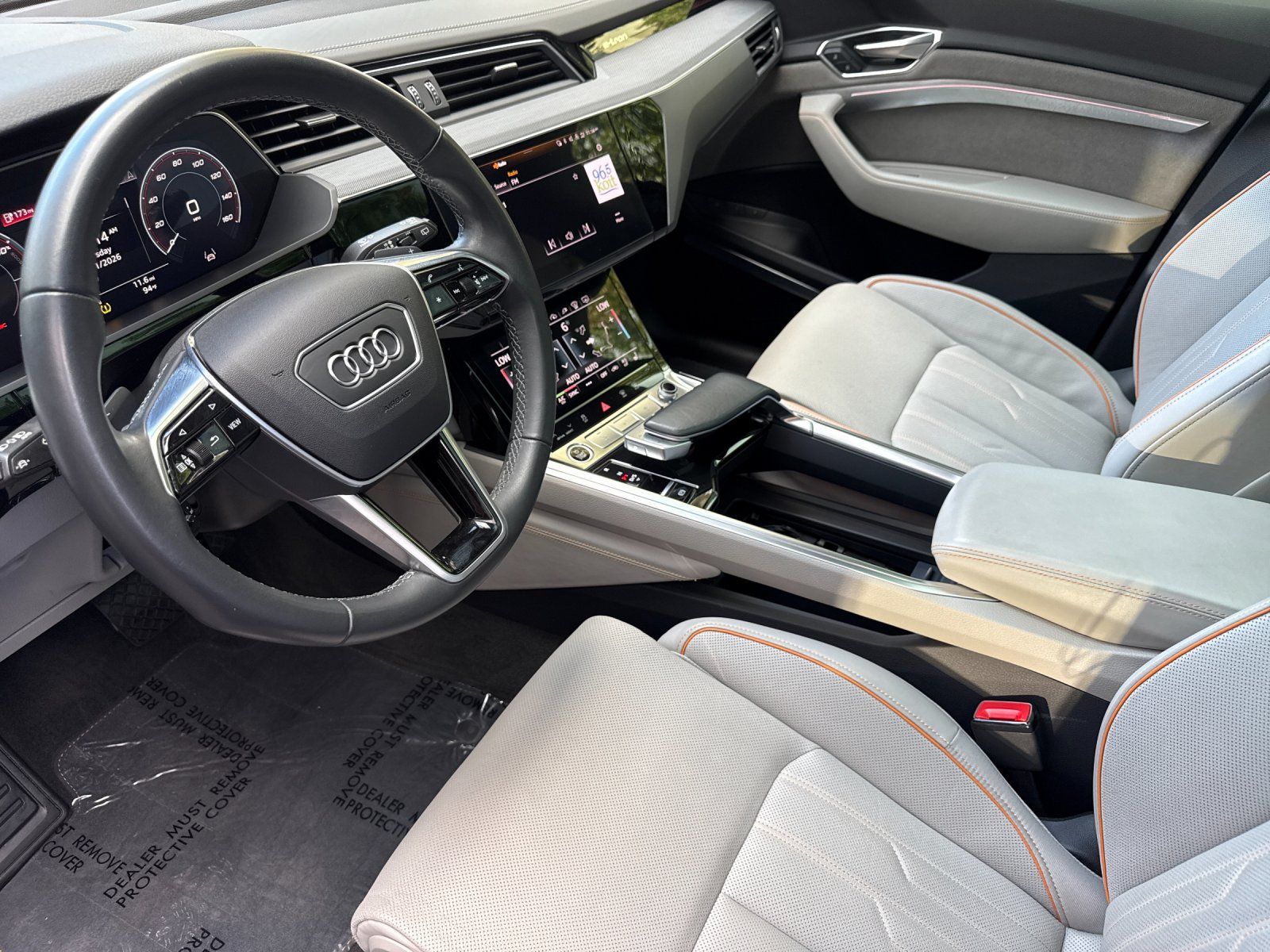 2024 Audi Q8 e-tron Prestige — foto completa 10 de 29